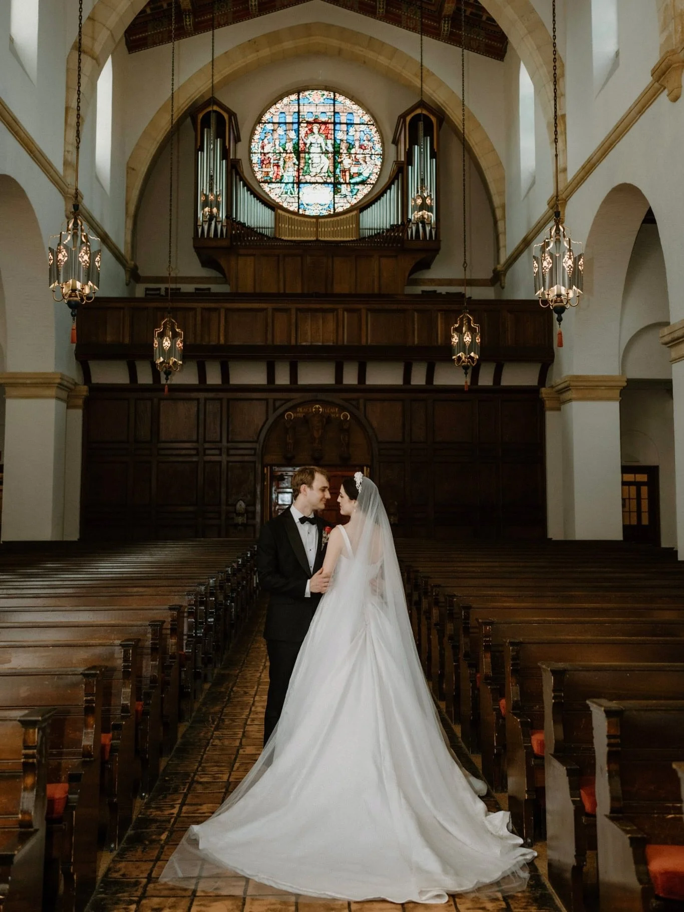 Taylor and Jacob thoughtfully considered every detail, right down to the paper goods Taylor designed herself.

Nothing felt accidental, just quietly meaningful. A truly beautiful and peaceful wedding day.

@brookeand.co 
@1885_events 
@whitneyfilmand