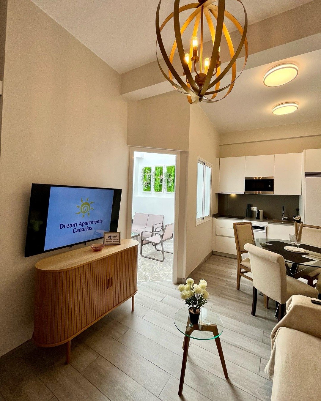 DREAM APARTMENTS
Empresa dedicada a la gesti&oacute;n integral de vivienda vacacional en Santa Cruz de Tenerife y San Crist&oacute;bal de La Laguna. 🏡 🔑

📞 657 557 513
📲Instagram: @dreamapartmentscanarias | Facebook: @dreamapartmentscanarias
✉️ i