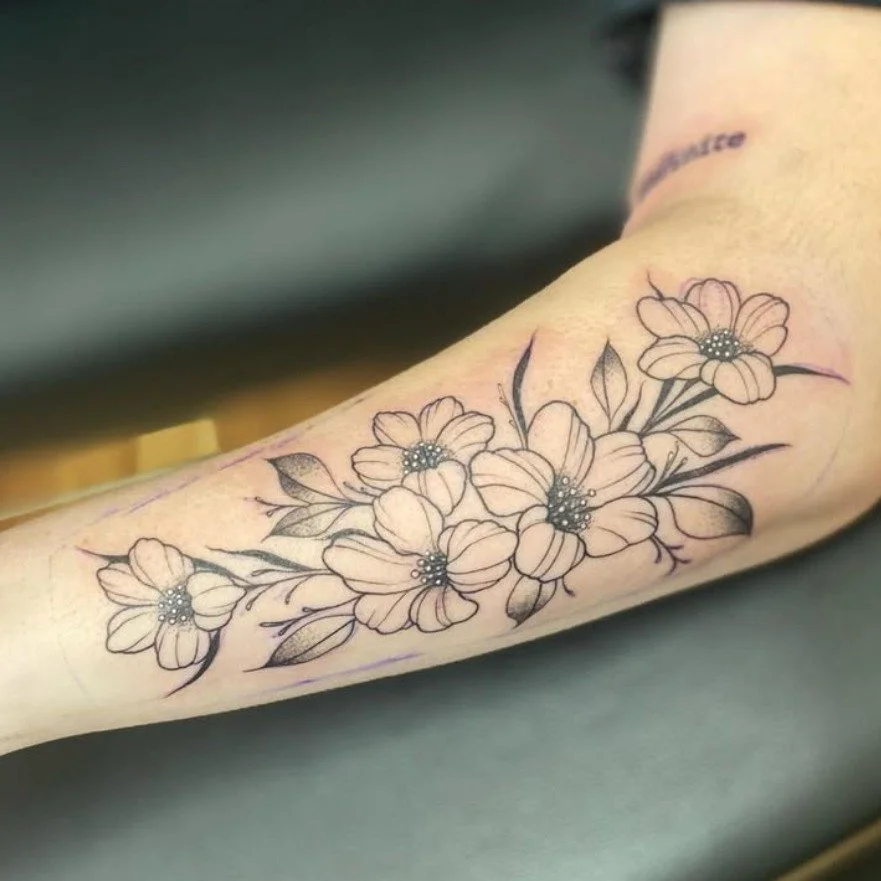Florals by Emily Eastman ✨🌸

To secure your next appointment with Emily please contact the studio directly or book online at: https://www.ardesignsnorthadams.com/emily-eastman

Contact:
bookingardesignsna@gmail.com
413-398-6433
18 Holden St., North 