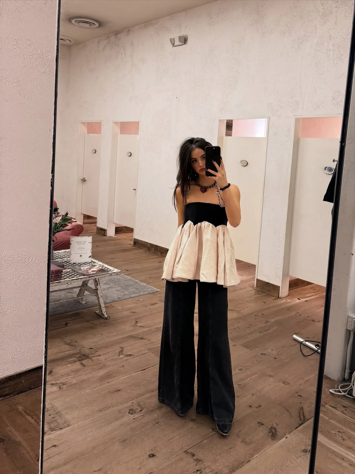 🪞a mirror and a girl with crazy outfits ARE BESTIES

&bull;

#styling #falloutfit #tabithasdailyoutfits #freepeople #anthropologie #urbnstyle #styling