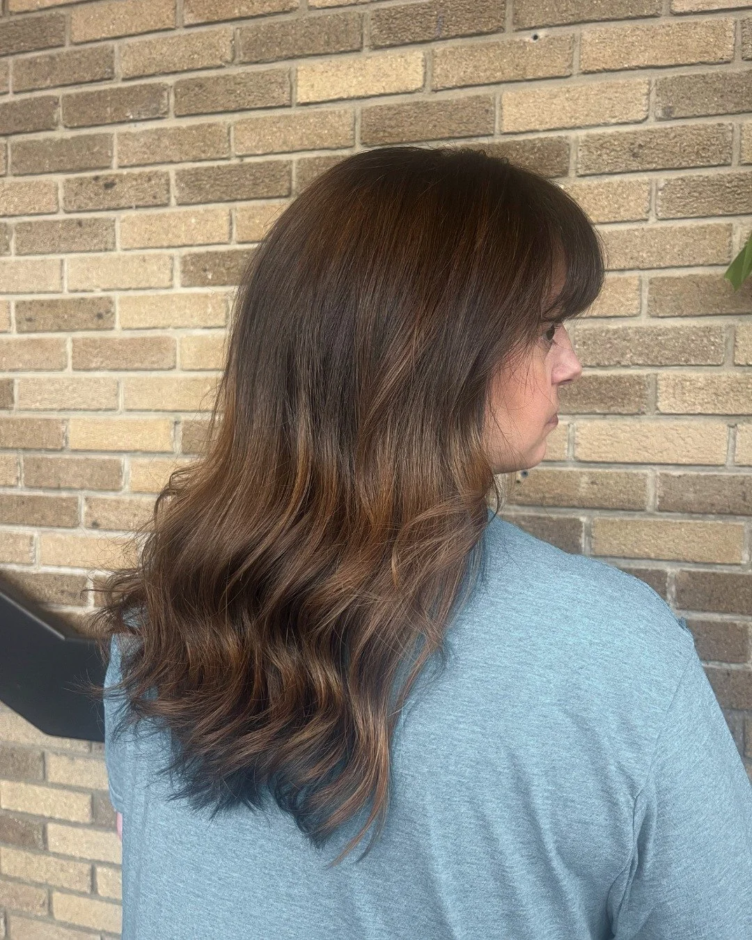 e s p r e s s o  m a r t i n i 🍸

mini custom color &bull; dimensional brunette gloss 
using @davinescolor @davinesnorthamerica

a subtle shift that brings depth, shine and a more intentional tone throughout.

#njhairstylist #newjerseyhairstylist #b