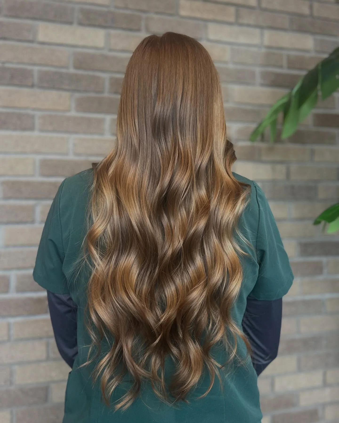 s t r a w b e r r y  b l o n d e 🍓

color gloss + cut &amp; blowout
using VIEW from @davinesofficial 🇮🇹
&bull;
#hairgoalsachieved #haircolorinspo #livedinbalayage #balayagespecialists #framarfoils  #mastersofbalayage #mobstudent #unitehairproducts