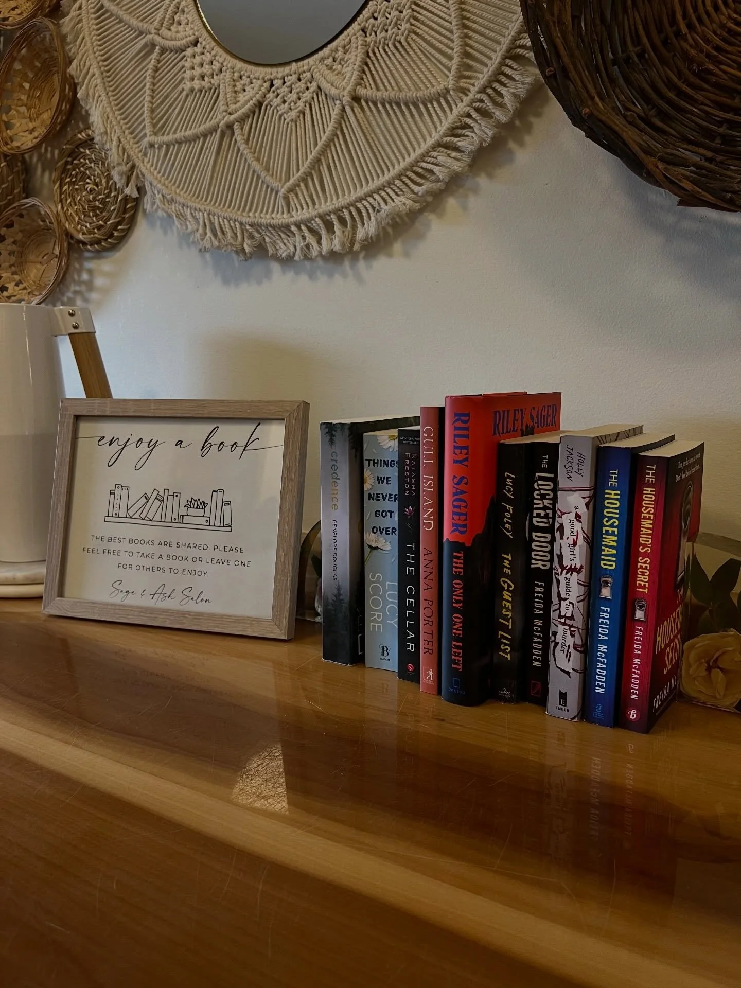 Our new cozy corner 🫶
Take a moment, grab a book, stay a little longer.
Feel free to leave one, take one, and share the love 🤍