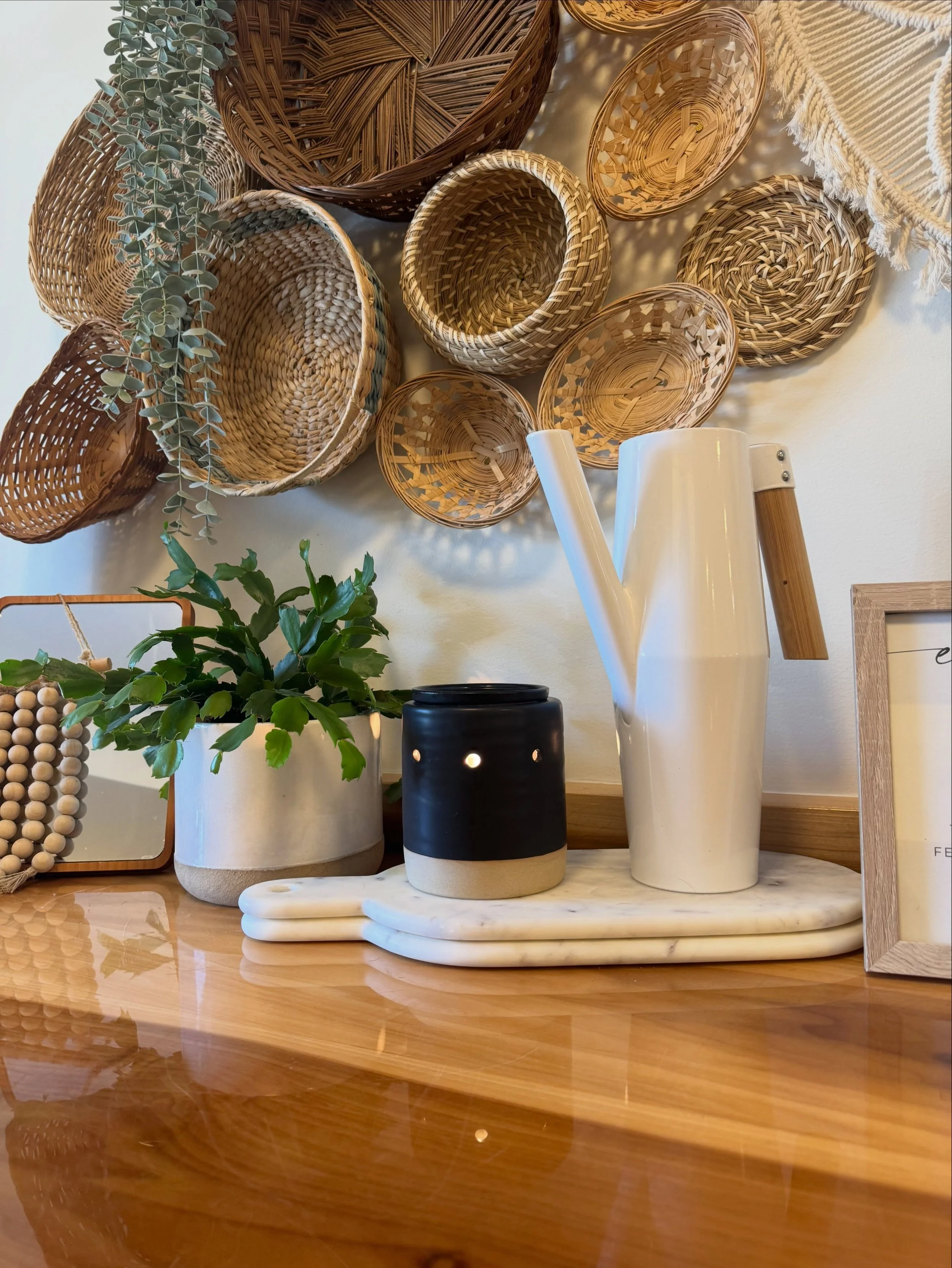 Bits + pieces of our cozy corner 🪴 

#njhair #njhairsalon