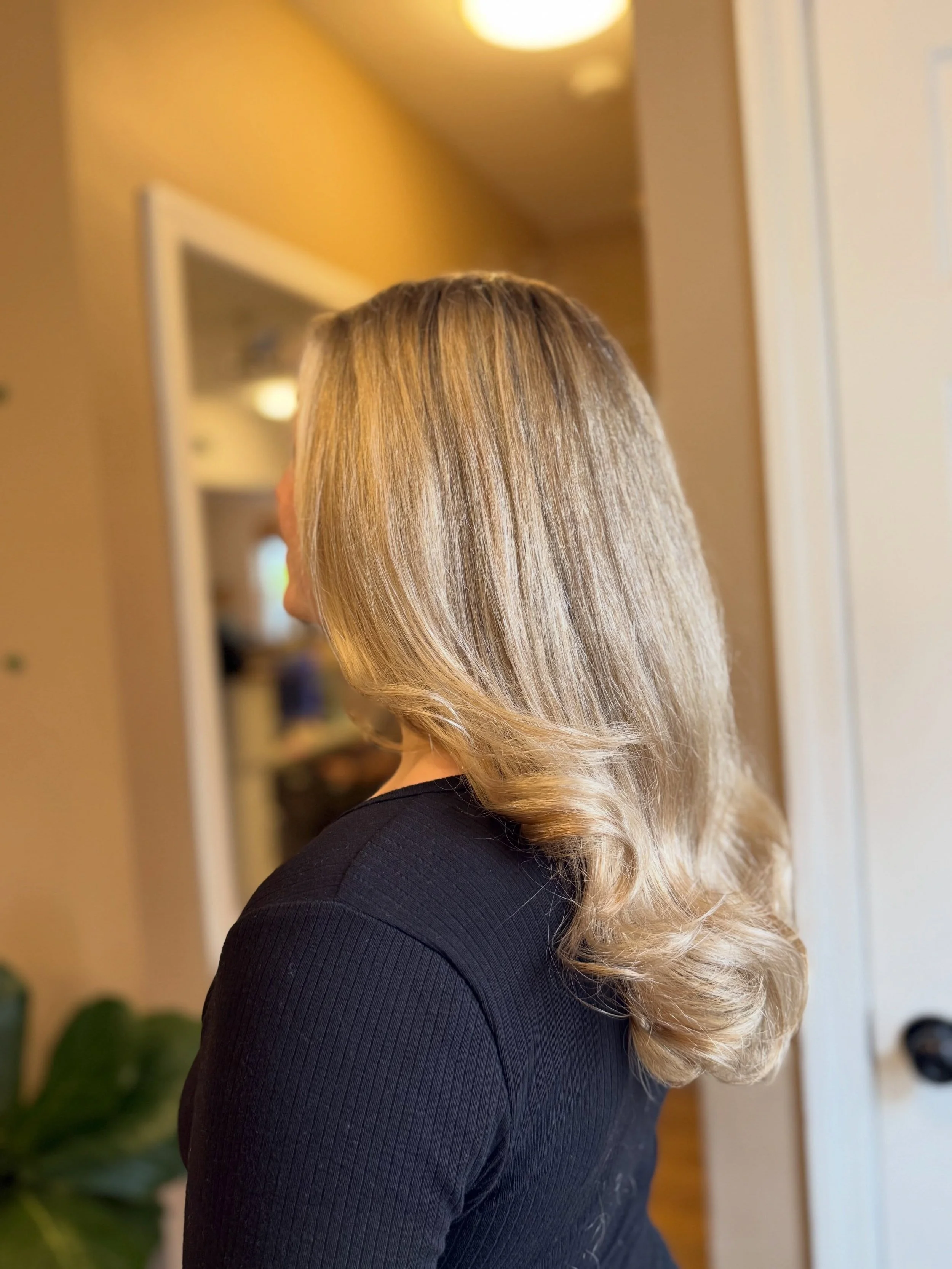 Summer prep ☀️🤍
@allthingsbeautybylinds using @davinesnorthamerica + @redkenpro 🪴

#njhair #njhairsalon