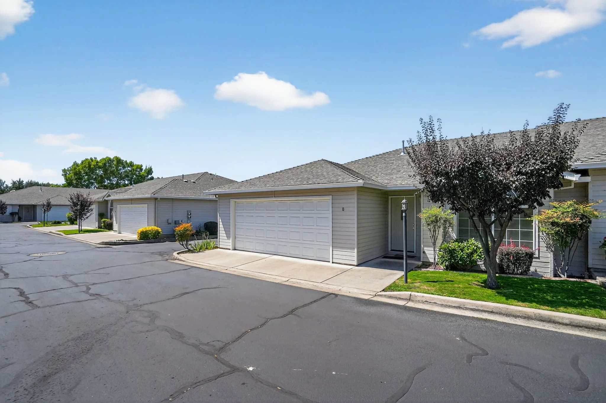 1221_Skeeters_Ln_Medford_OR_97504_USA-Exterior-DSC02942.jpg