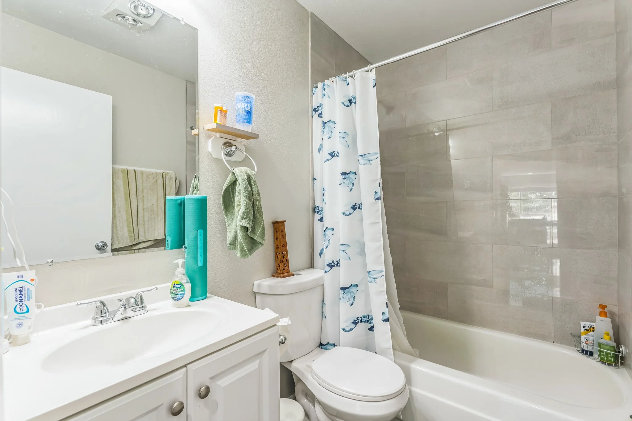 16_4248_SE_15th_Ave_Portland_OR_97202_USA-Bathroom-DSC02109.jpg
