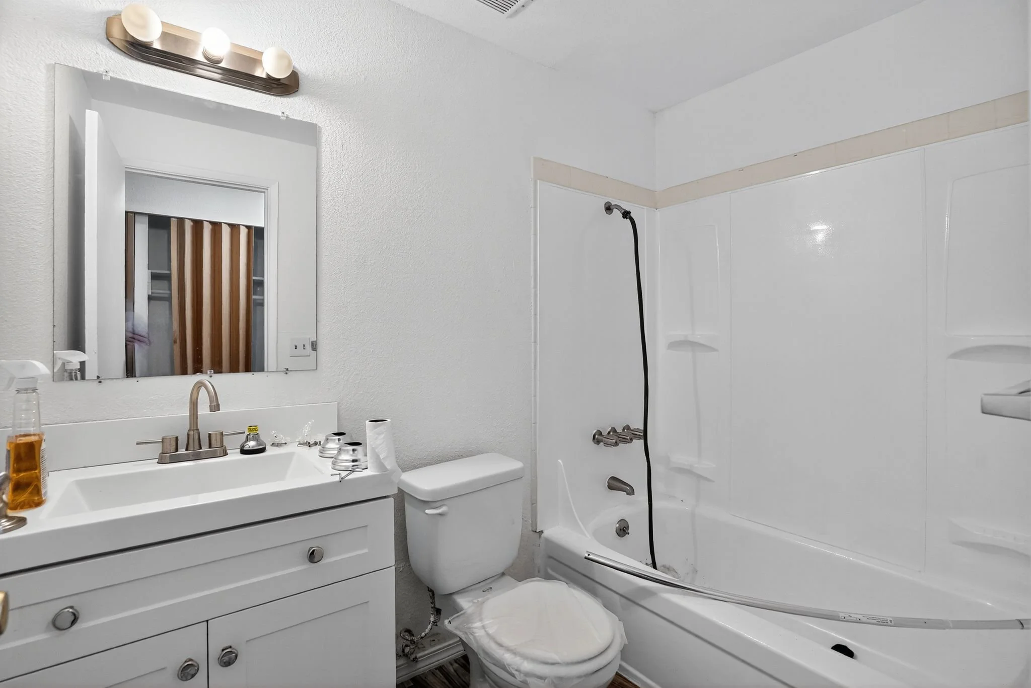 37_6405_NE_Hazel_Dell_Ave_Vancouver_WA_98665_USA-Bathroom-DSC04868.jpg