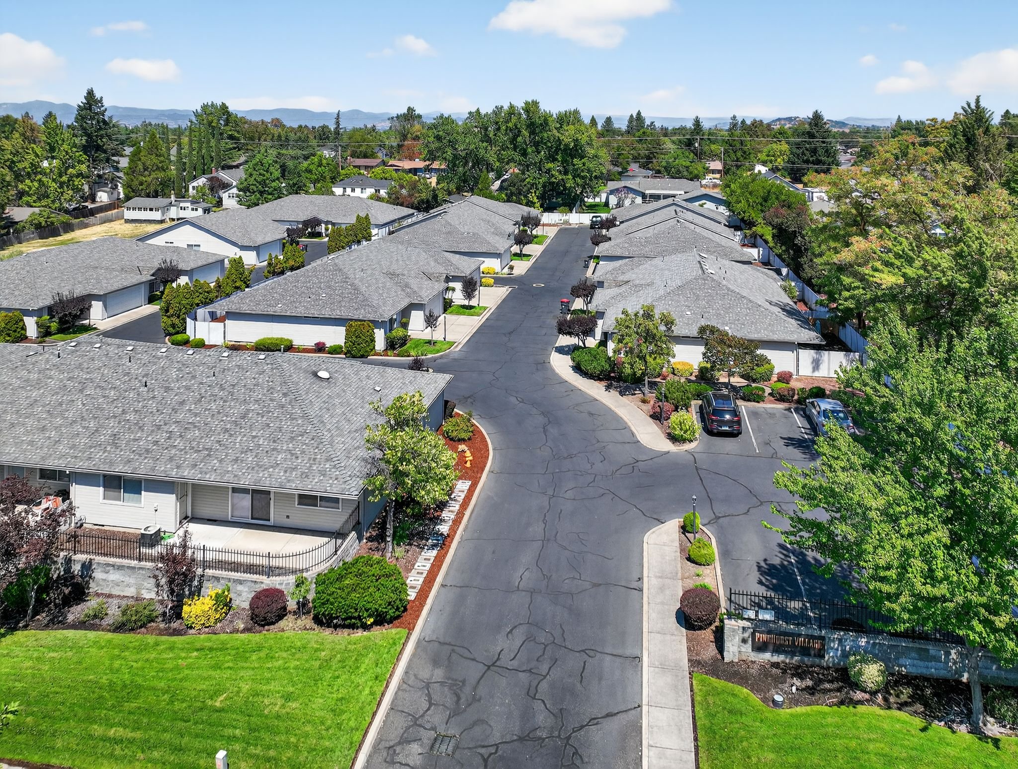 1221_Skeeters_Ln_Medford_OR_97504_USA-Exterior-DJI_0693.jpg