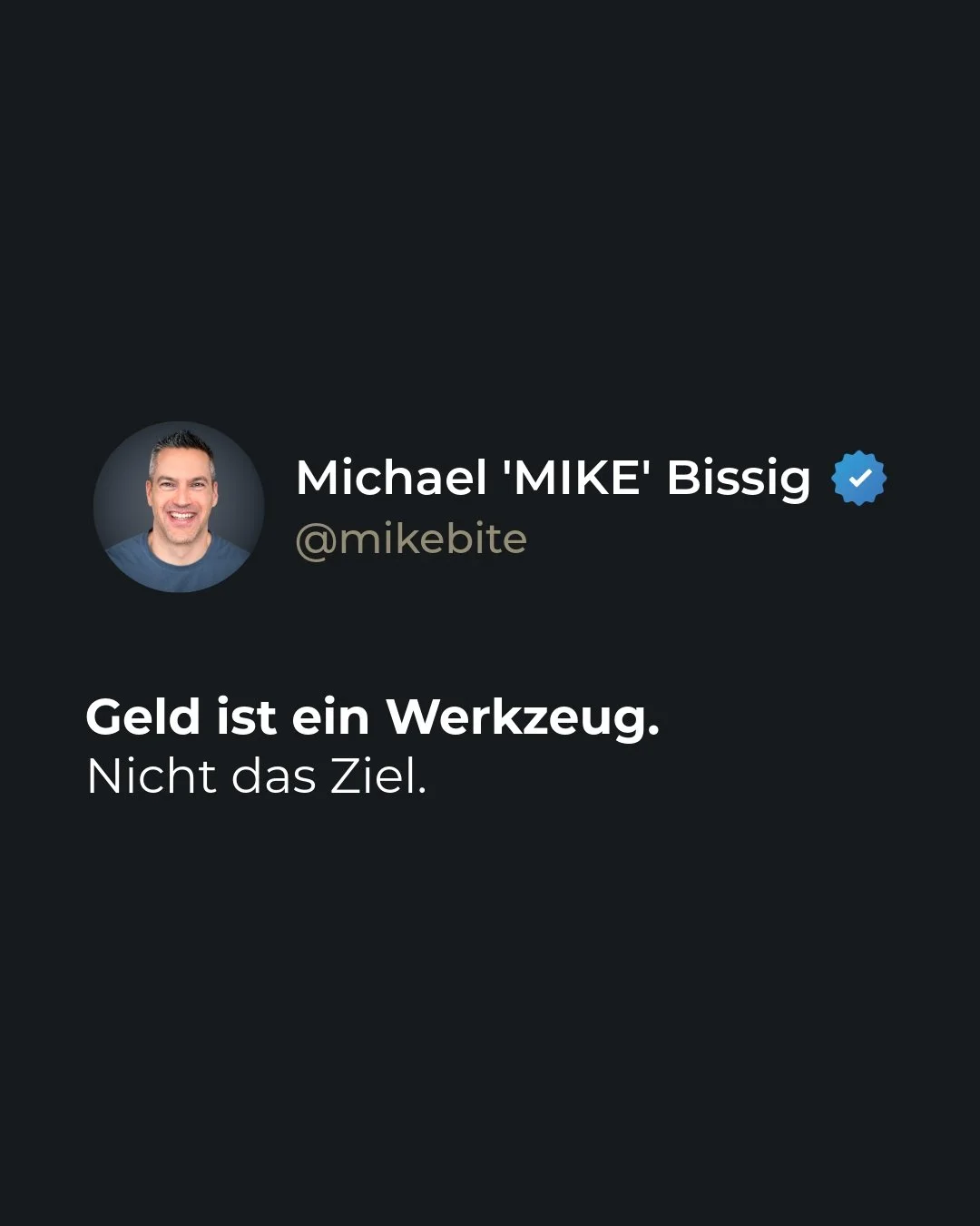 Mehr Umsatz. Mehr Gewinn. Mehr Wachstum.
Das sind die klassischen Ziele im Unternehmertum.

Und ja, das ist wichtig.
Ein gesundes Business braucht gute Zahlen.

Aber oft geht dabei etwas verloren.
Zeit.

Zeit f&uuml;r dich.
Zeit f&uuml;r deine Famili