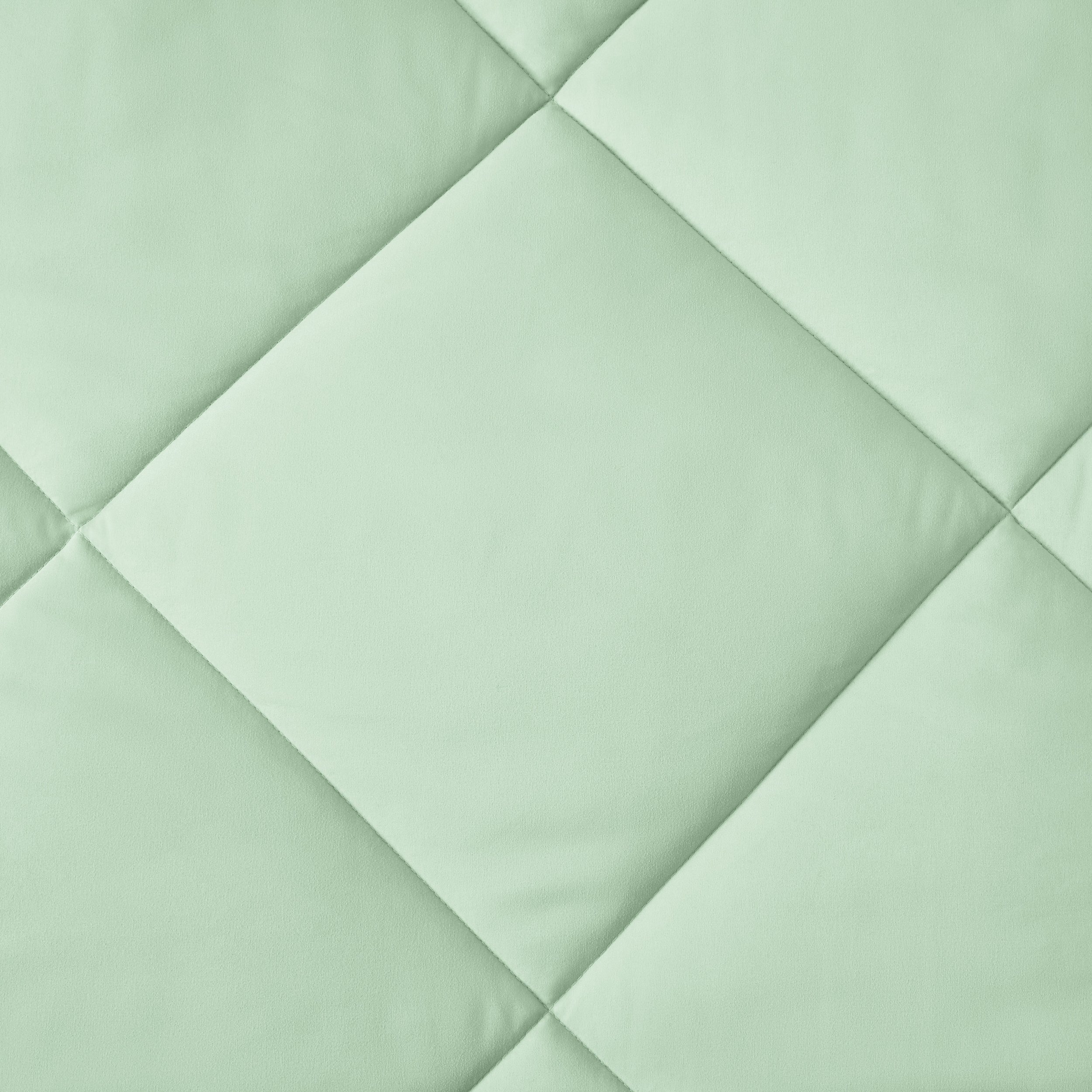 CATH_4pc_comforter_set_stacked_diamond_baffle_detail_seaglass.jpg