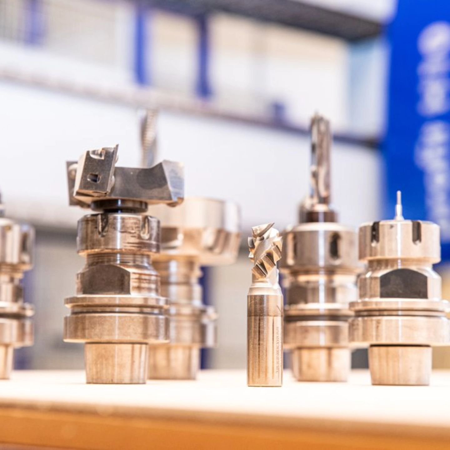 Welkom bij CNC productie Zuid-Holland!

Wij zijn uw betrouwbare partner voor precisiewerk in diverse materialen. Of het nu gaat om kleine-, complexe- of massa onderdelen, bij ons staat kwaliteit altijd voorop. Bij CNC Productie Zuid-Holland bieden wi