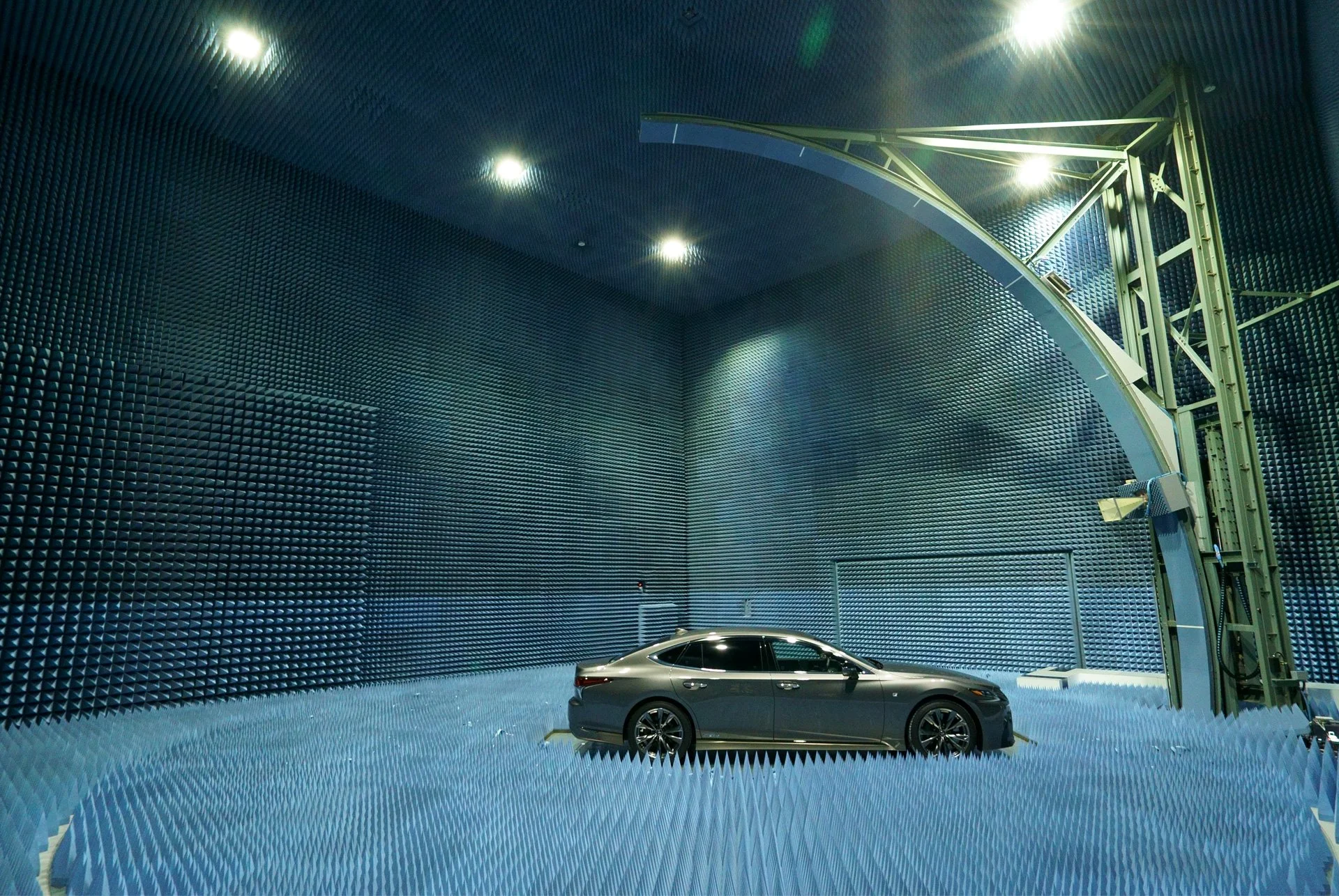 Yokowo Vehicle Anechoic Chamber
