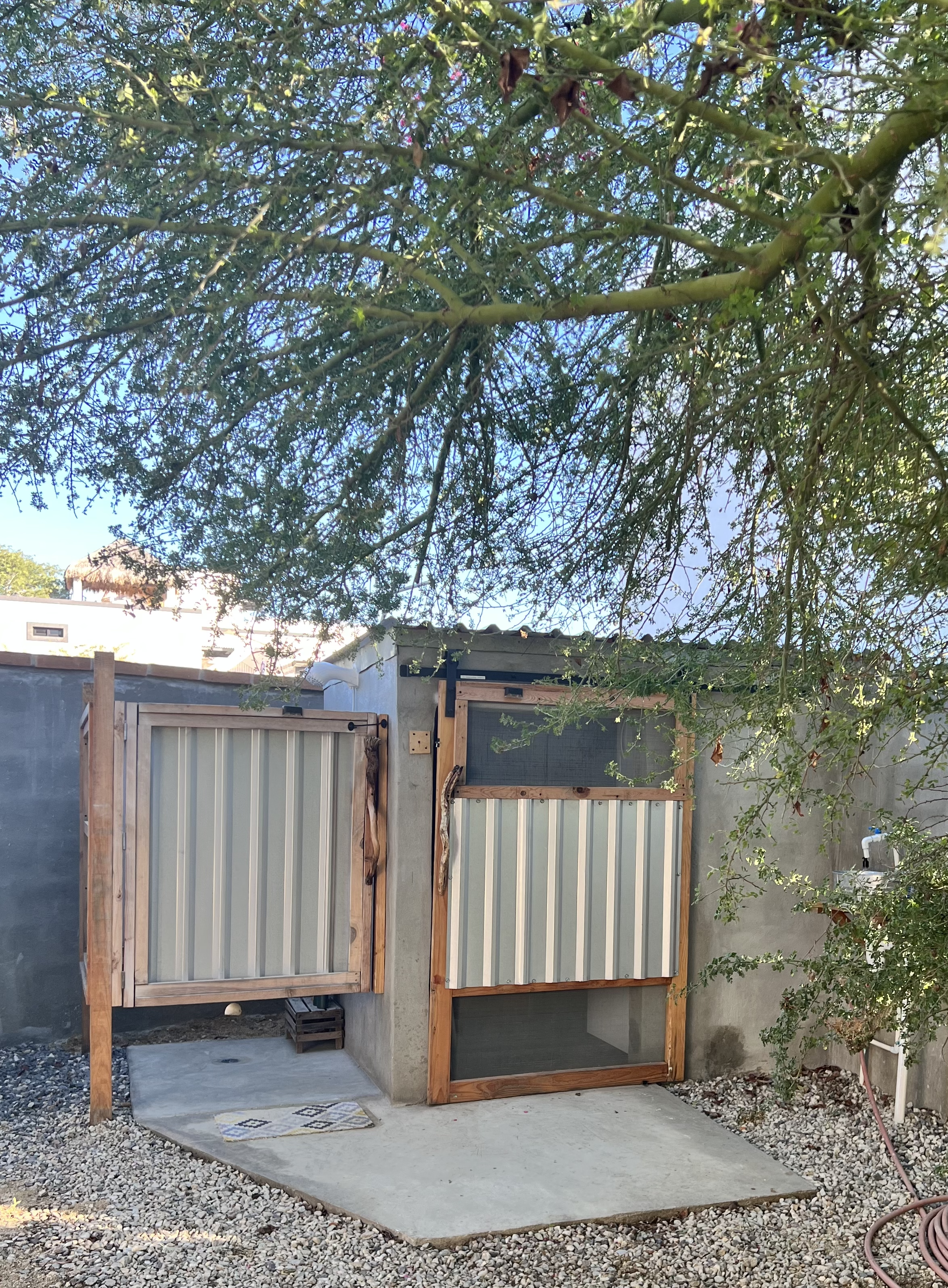 outdoor bathroom.png