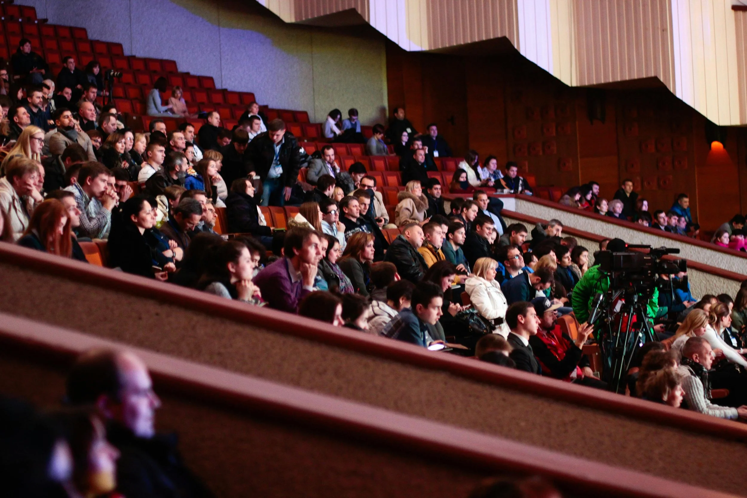 A Nerdoscientist’s Year-End Guide to Conferences That Actually Matter