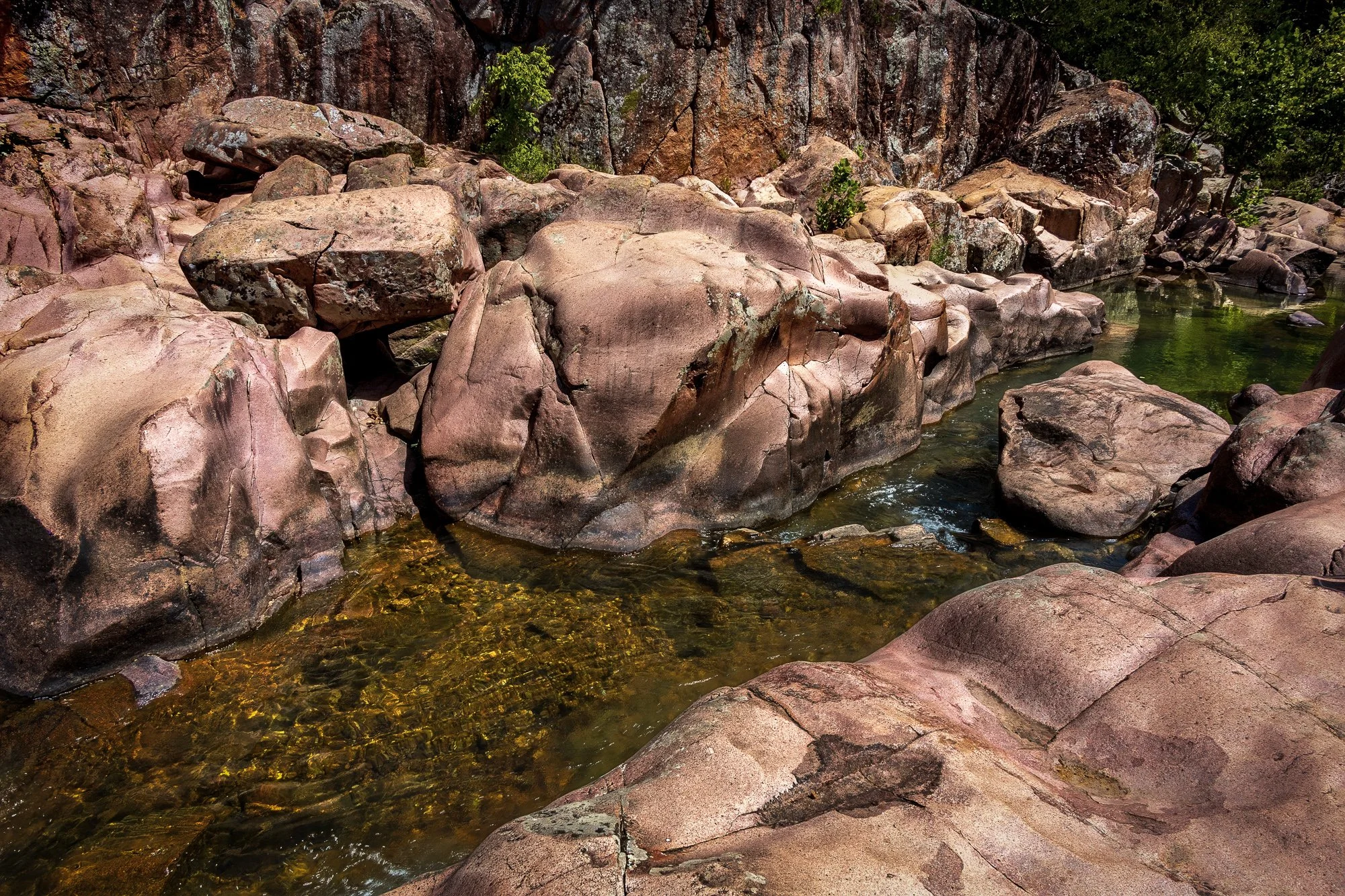 The Pink Granite of Castor River Shut-Ins