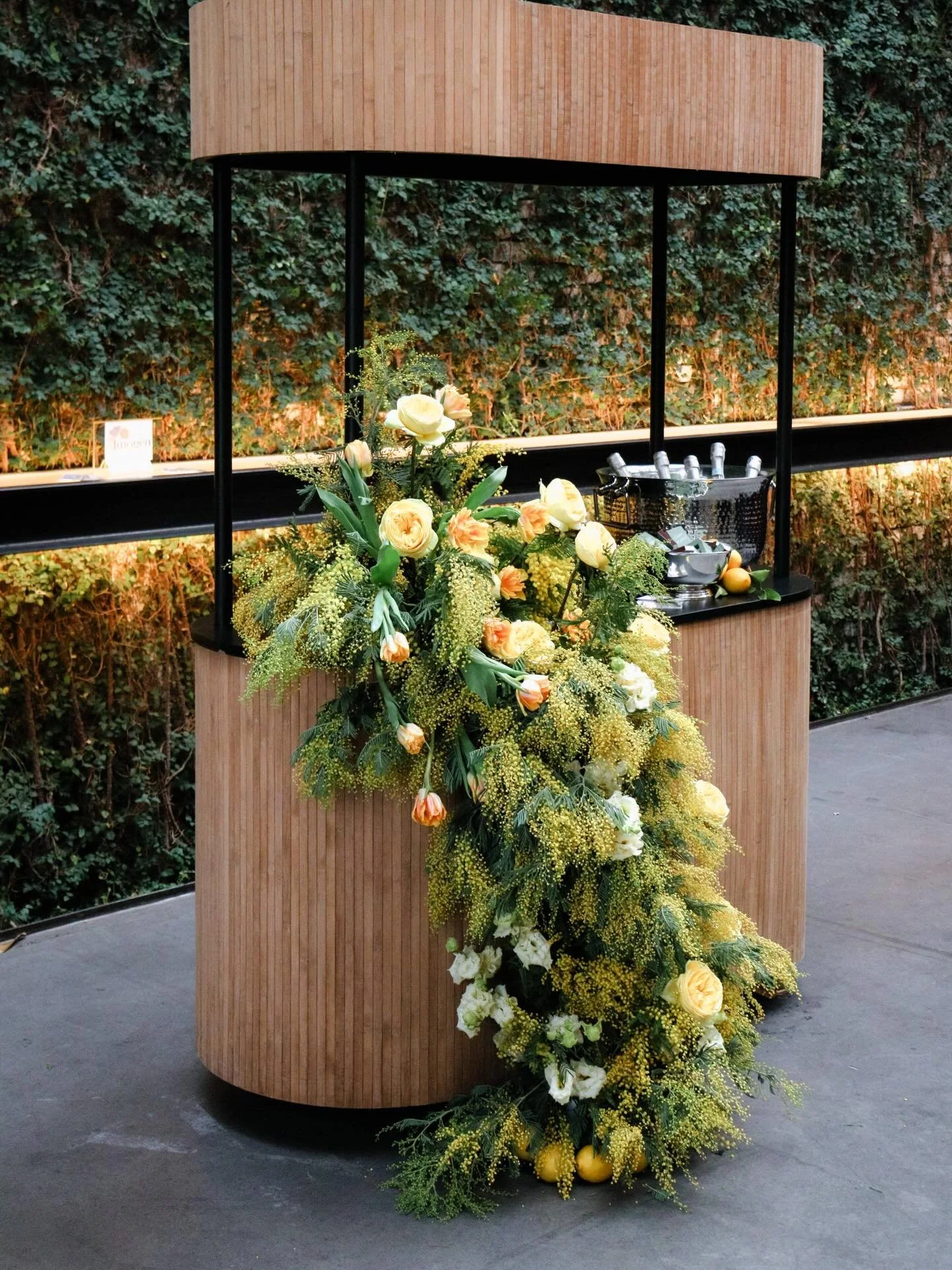 It&rsquo;s so important to get your citrus during the winter 🍋 🍋🍋

When @imanistarrevents gives you free rein to design at @thefoundrylic , start with the seasons. Fluffy yellow acacia mimosa only comes into bloom this time of year, so I built thi