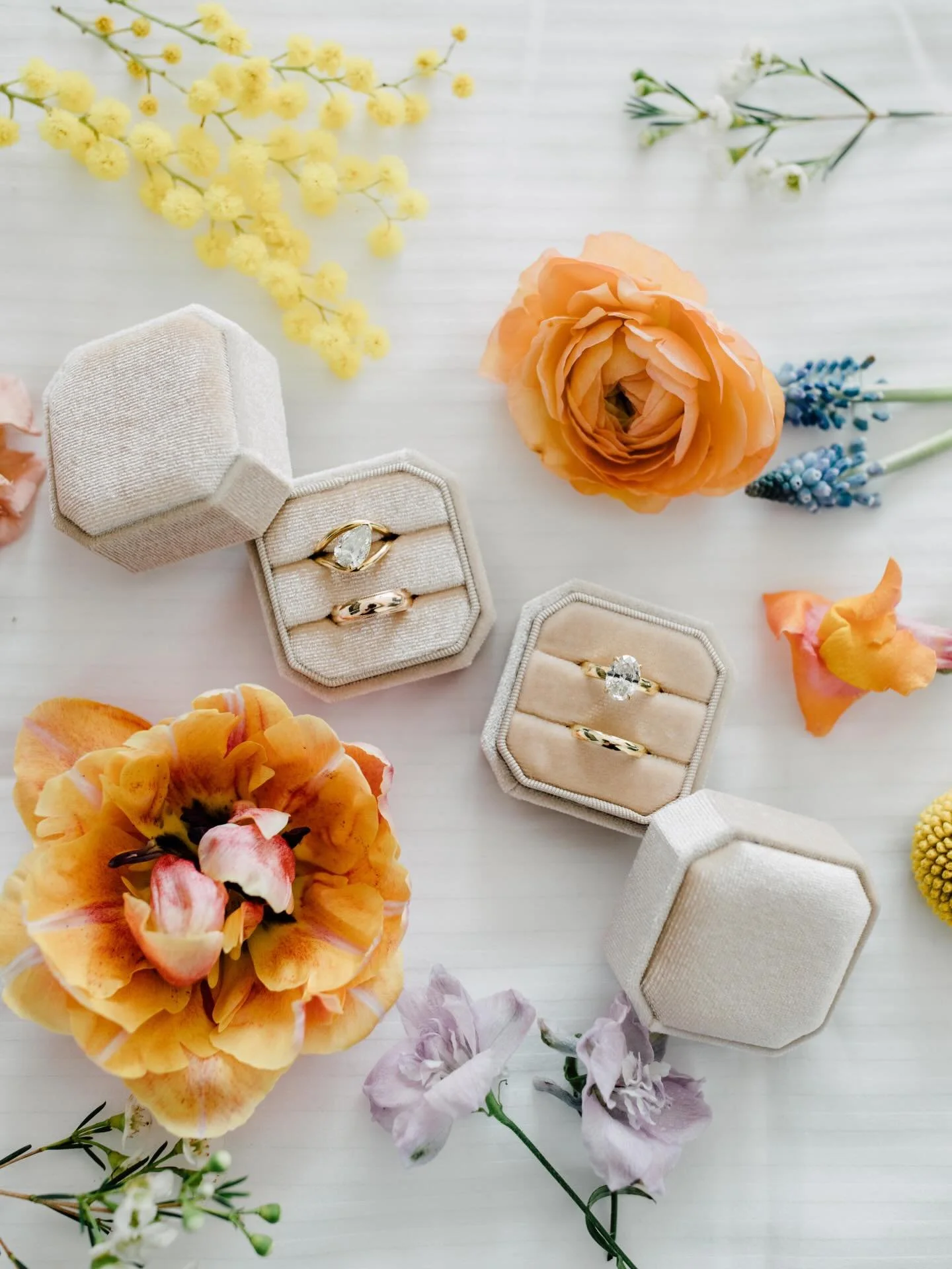 One thing I&rsquo;m always gonna love? A flat lay shot. I always include a small box of prepped &amp; hydrated blooms for your photographer to use for some styling moments, because it&rsquo;s just so sweet to see it all come together- a moment of sti