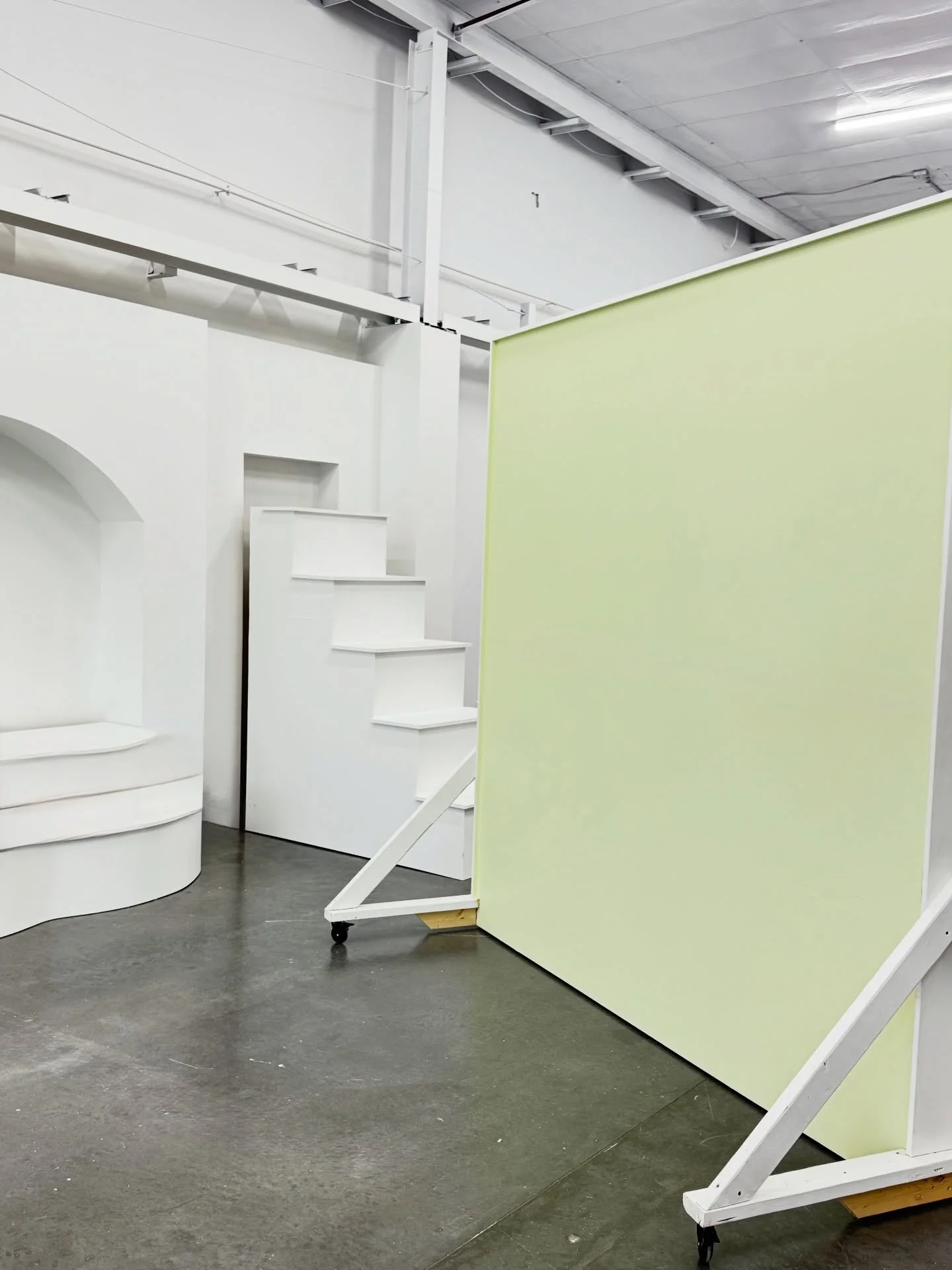 Fresh season, fresh backdrop 🌸
Our rolling wall just got a spring glow-up! 

Lighter, brighter, and ready for all the content, meetings, and magic ahead. 

Come see (and shoot) what&rsquo;s new!