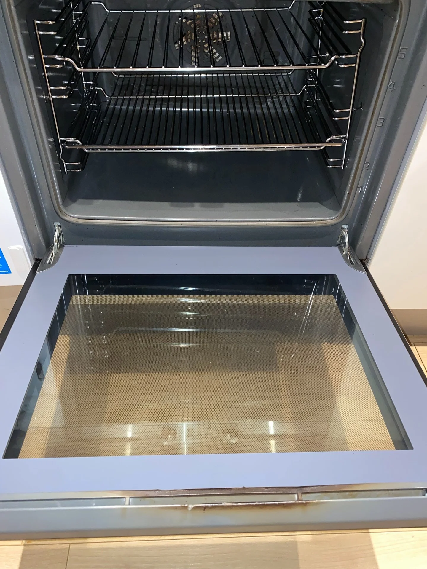 Here are the results from our latest End of Tenancy cleaning project.

Moving out is stressful, but your cleaning shouldn&rsquo;t be. By booking with us, we complete a meticulous, top-down clean specifically designed to meet landlord standards and he