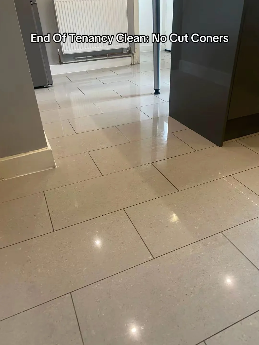 Moving house is stressful enough without worrying about the final inspection. At Sanitary Cleans, we specialize in a meticulous end of tenancy clean designed to meet the rigorous standards of London estate agents. Our theme is simple: No cut corners 