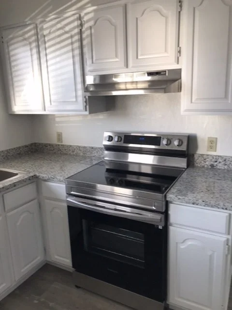 1410 Cembellin #B stove.jpeg