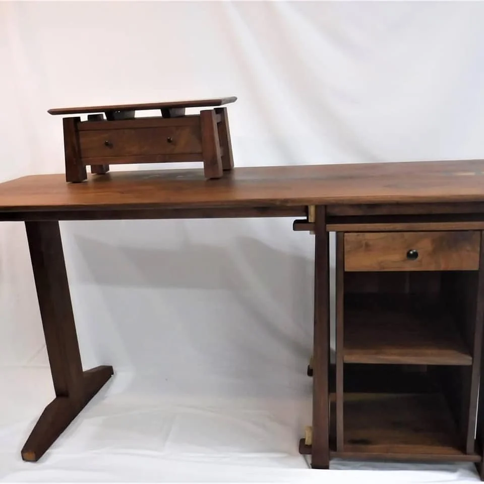 3 desk.jpg