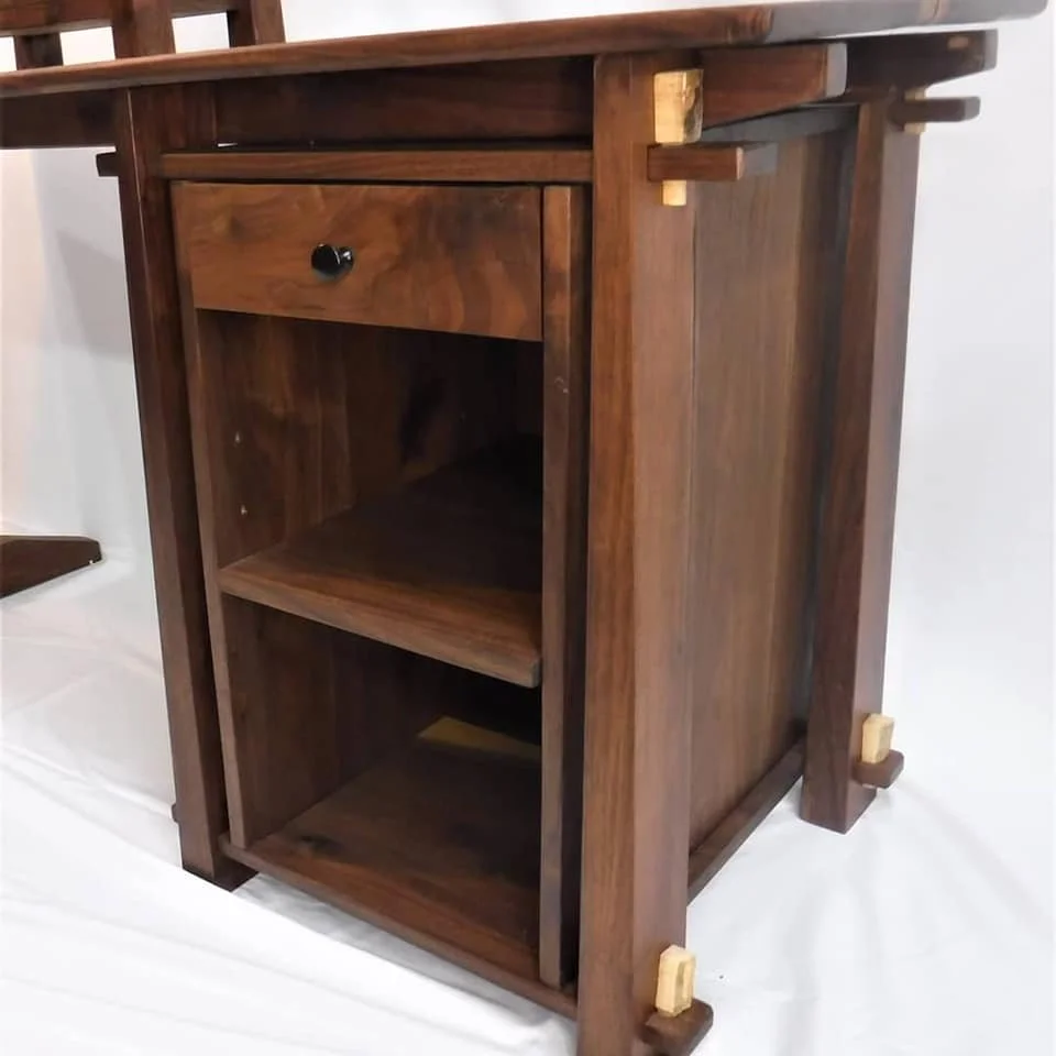 3 desk4.jpg