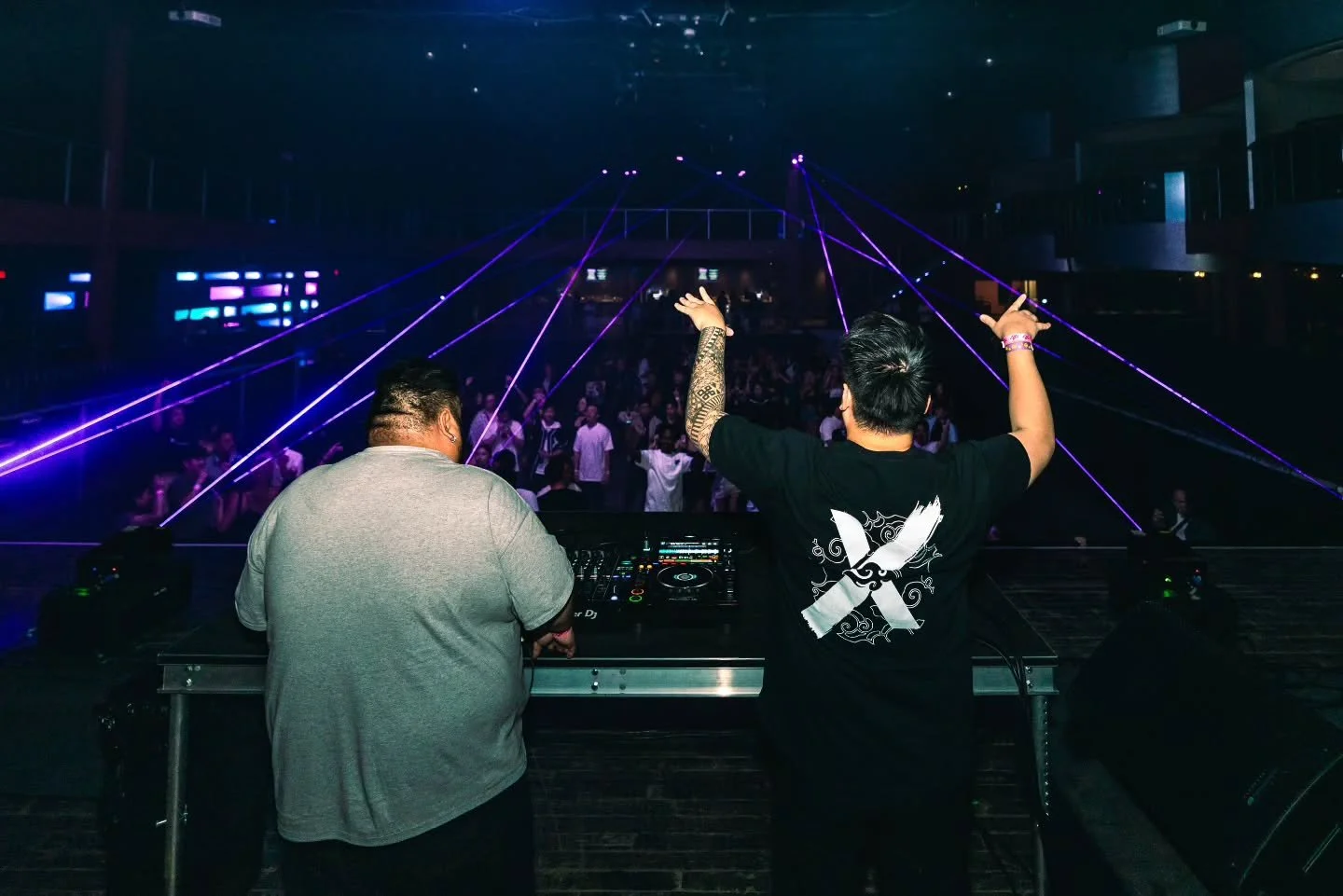 250222 - Cloud10 b2b BizzyBiz 
 
@cloud10music_ at @mythlive

▬▬▬▬▬
Camera details:
Sony A7RIII
Sony A7
⎯⎯⎯⎯⎯⎯⎯⎯⎯⎯⎯⎯
Lenses I use:
Sony FE 16-35mm F2.8 GM
Sony FE 24-240mm 3.5-6.3
Sony FE 100-400mm 4.5-5.6 GM
.
.
.
.
.
.
.
#fyp #foryou #foryoupage #P