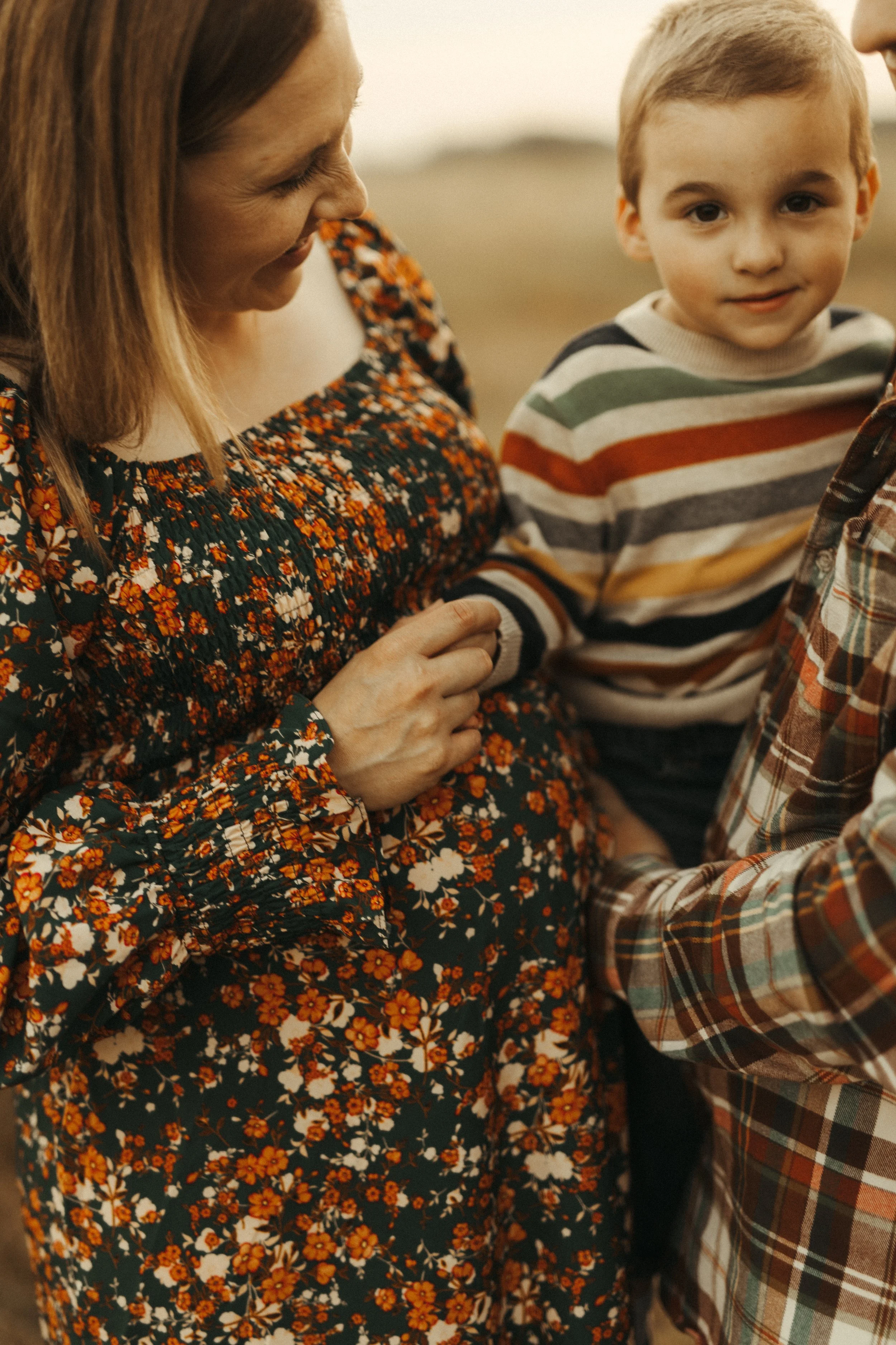 Alannah &amp; Jack | golden hour maternity in the fall 