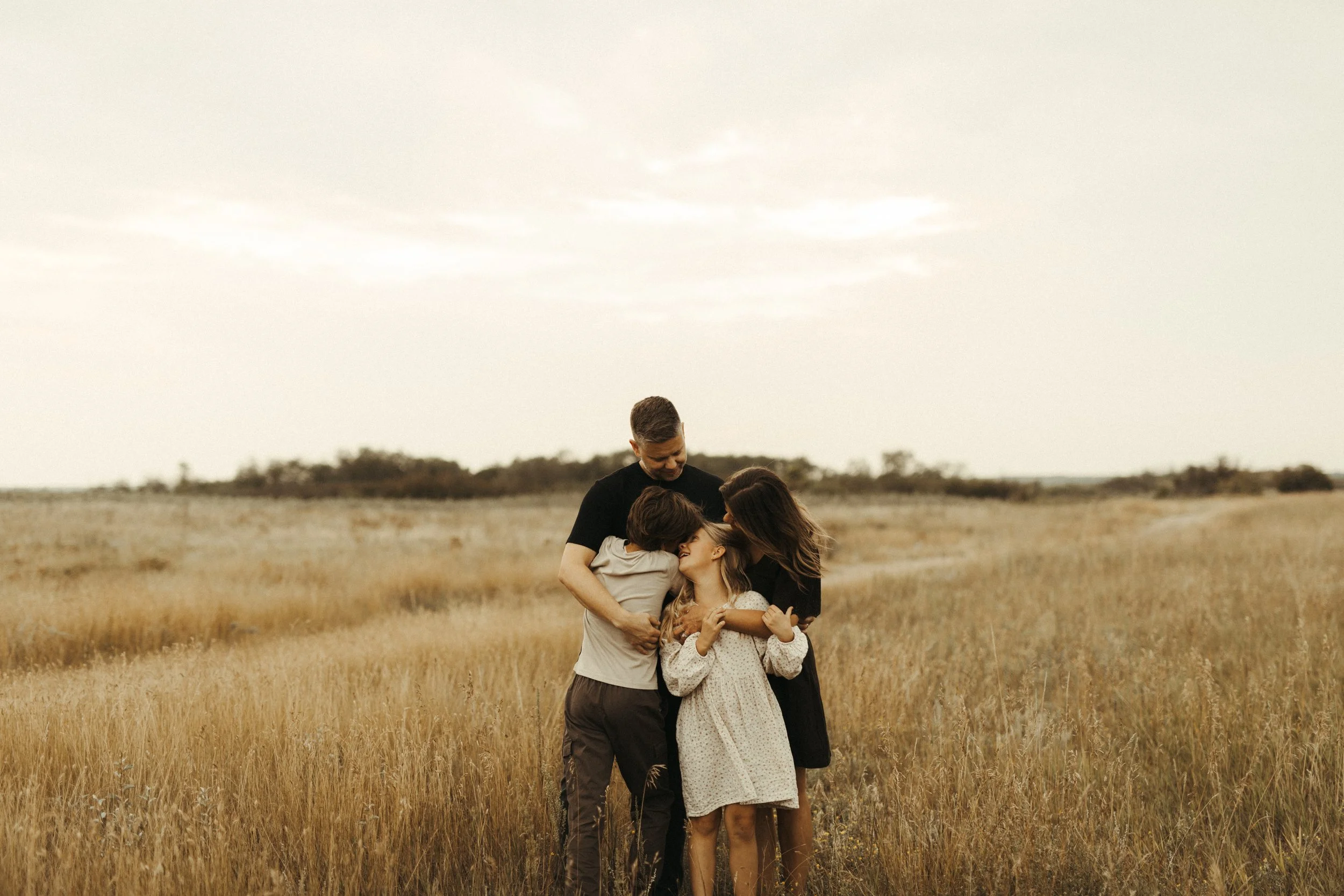 Chris + Kara | A family session at golden hour