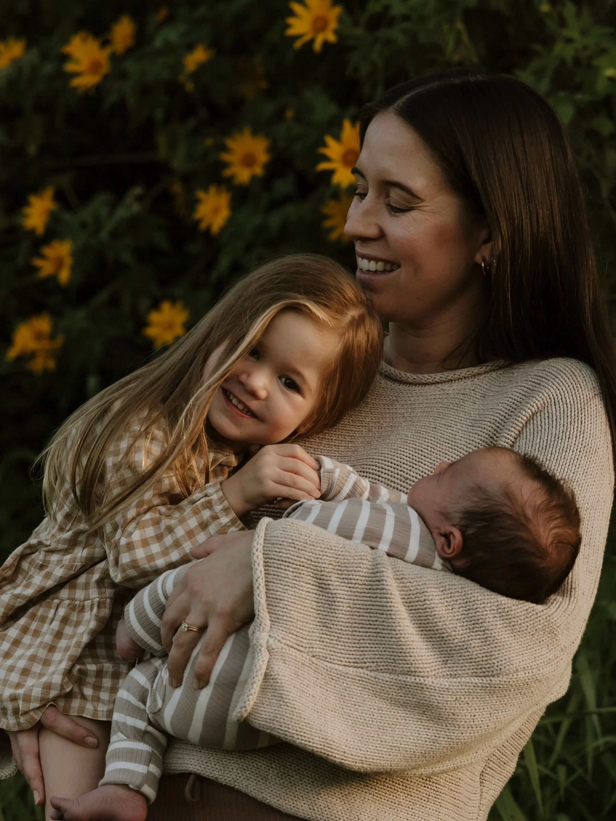 It&rsquo;s no secret I love photographing families outdoors. And there are so many reasons why 🍃✨

The fresh air does everyone good.
Little loves have new things to explore.
There&rsquo;s space to move, play and be yourselves.
And Mother Nature alwa