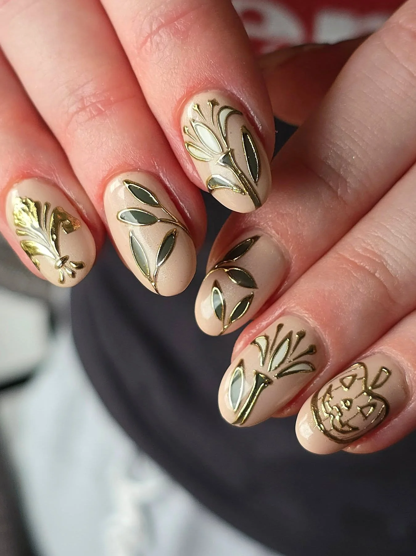 I will always appreciate getting to be a little part of my client's wedding prep 🤍👰🏽&zwj;♀️

I was way too excited about the plan of adding in a little jack-o-lantern to this beautiful set for a wedding on Halloween 🎃 

💅🏼 service: structured g