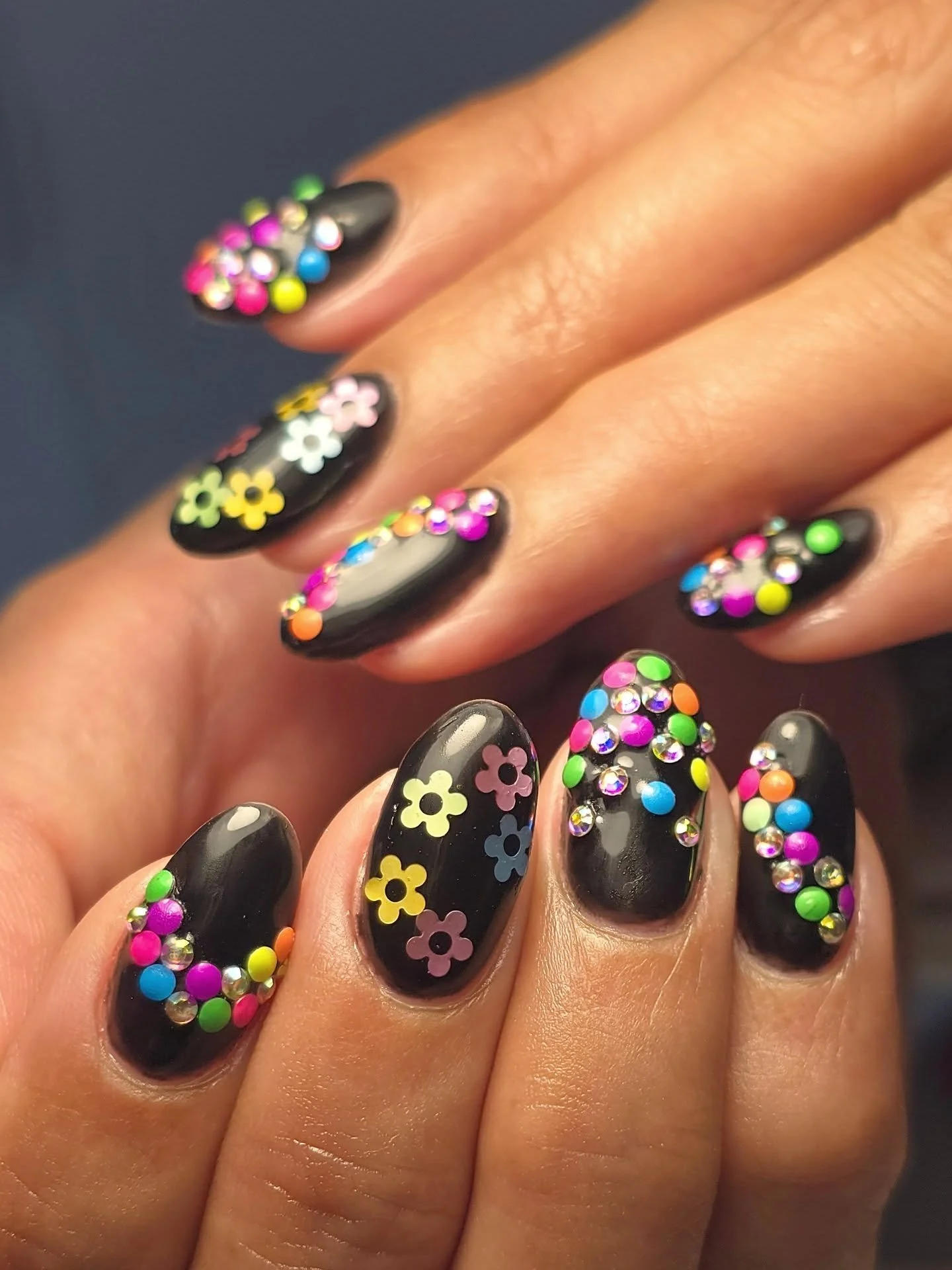 When your Hyrox team logo is black and neon, you can't not do black and OTT neon nails! 

I can't remember where I got these neon dot gems from, but my goodness am I pleased that I had them in my drawer! they ended up so much fun paired with little s