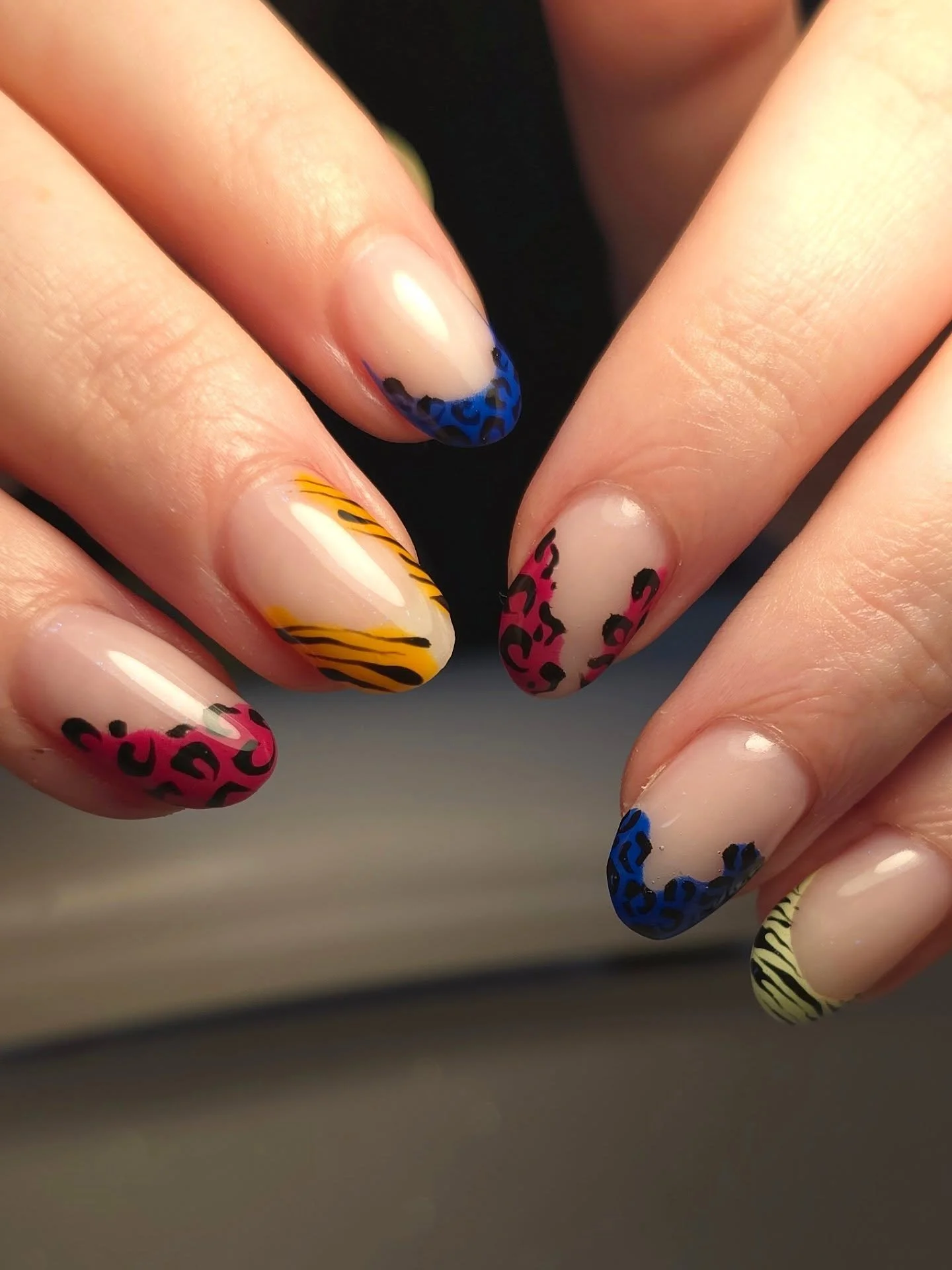 Animal prints and bright colours are a favourite combination around here! 🐯

🦓🐆 

💅🏼 service: structured gel infill + "I don't know what ai want" nail art