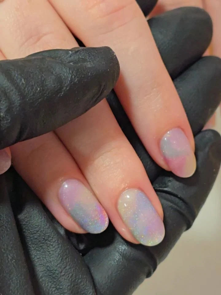 @lightelegancehq jelly polishes + a fun holo cat eye
= the  dreamiest soft rainbow set ever (which was near impossible to get on camera!) 🌈✨️

💅🏼 service: structured gel manicure + level 3 nail art