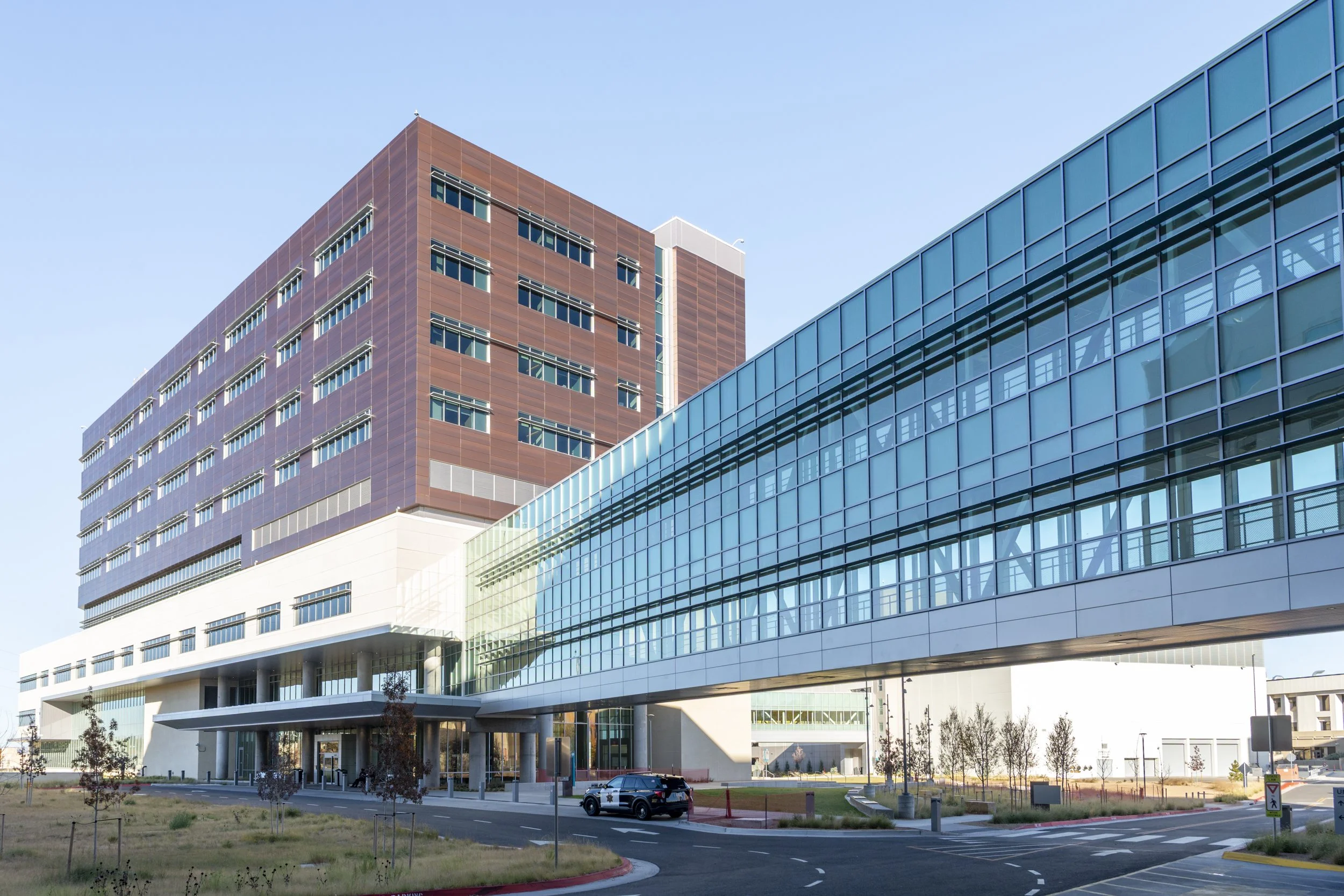 UNM Hospital Critical Care Tower  |    Albuquerque, NM    |   Tubelite