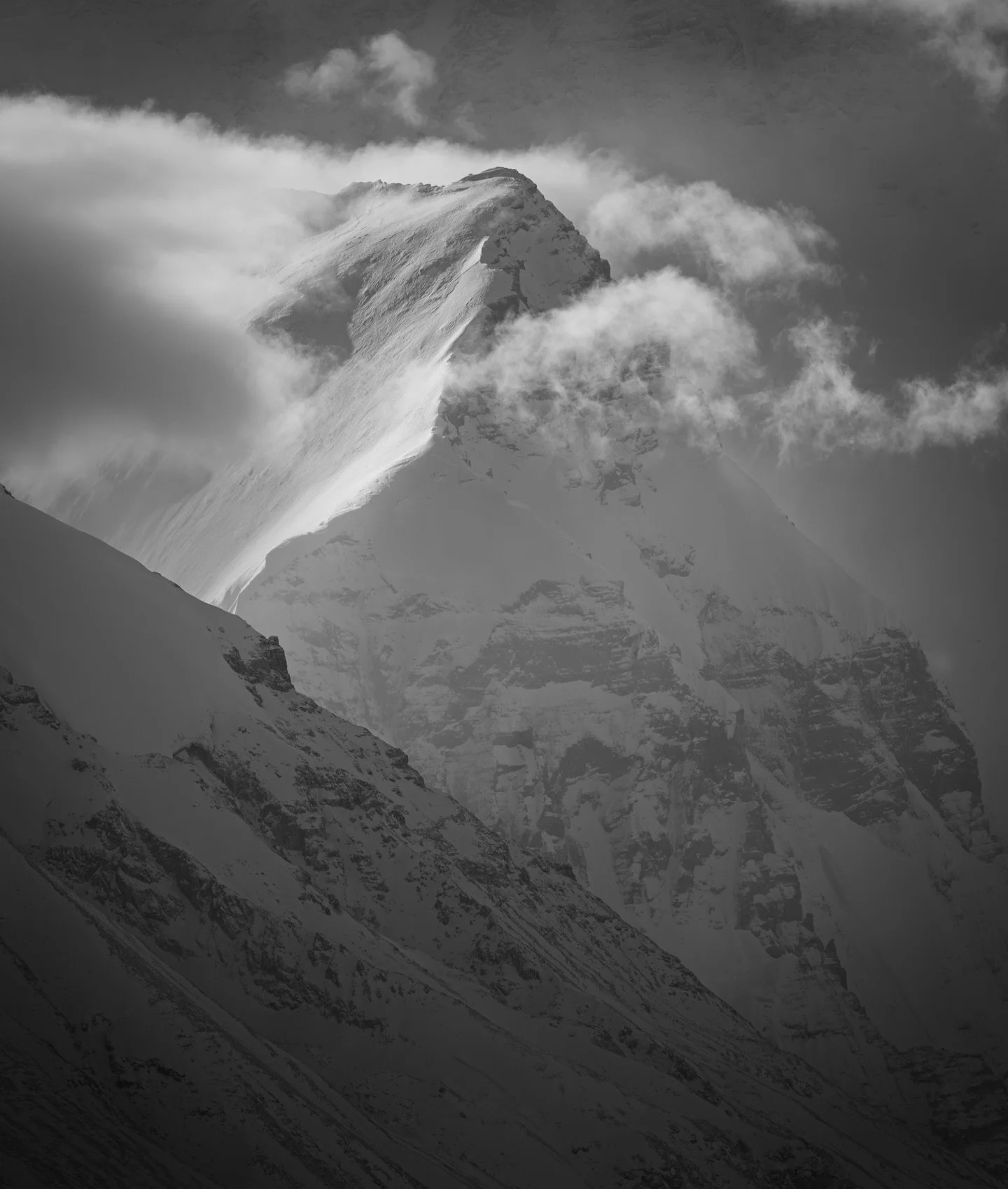 &ldquo;Lhotse&rdquo; 2024..The Himalayas still call to me, the magic lives on in my heart. Everest&rsquo;s little sister showing off. Take me back. Deep Heart Earth&reg;
#mountainphotography #fineartlandscapephotography #thehimalayas #tibet #deephear