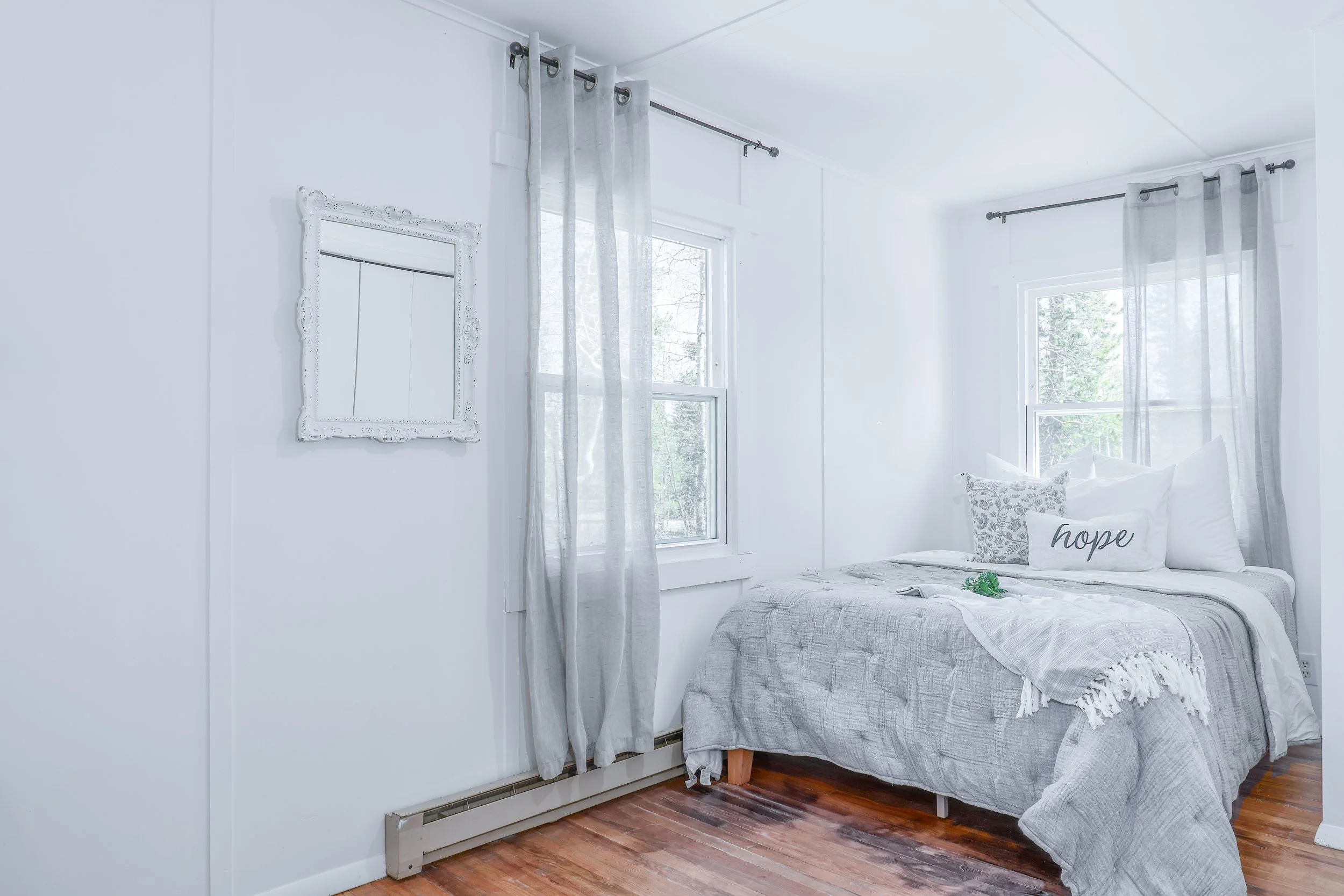 Interior 16_10909 Schweigert Avenue.jpg