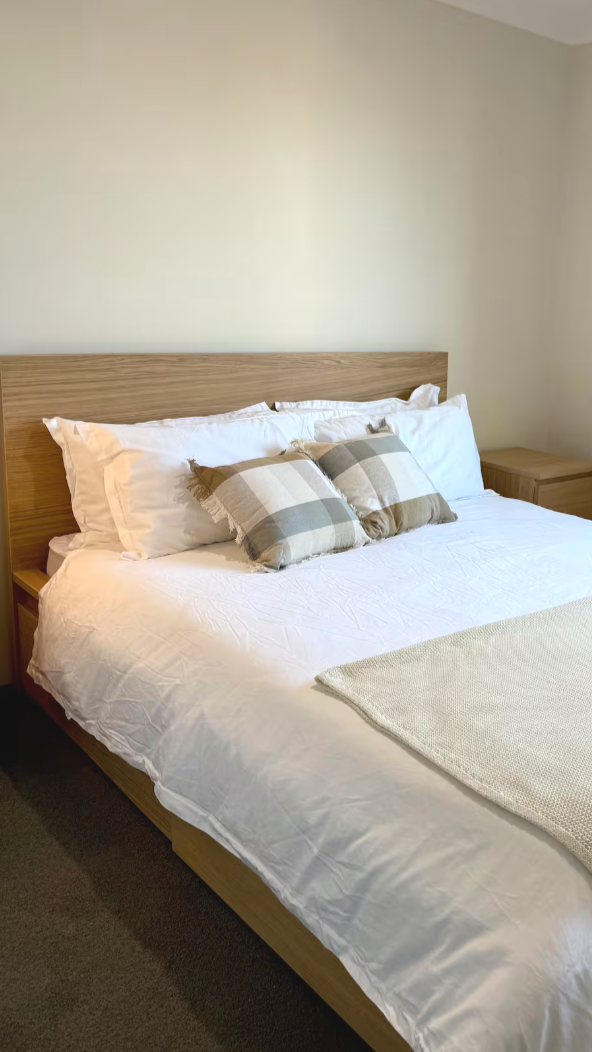 Modern, coastal Geraldton holiday apartment.