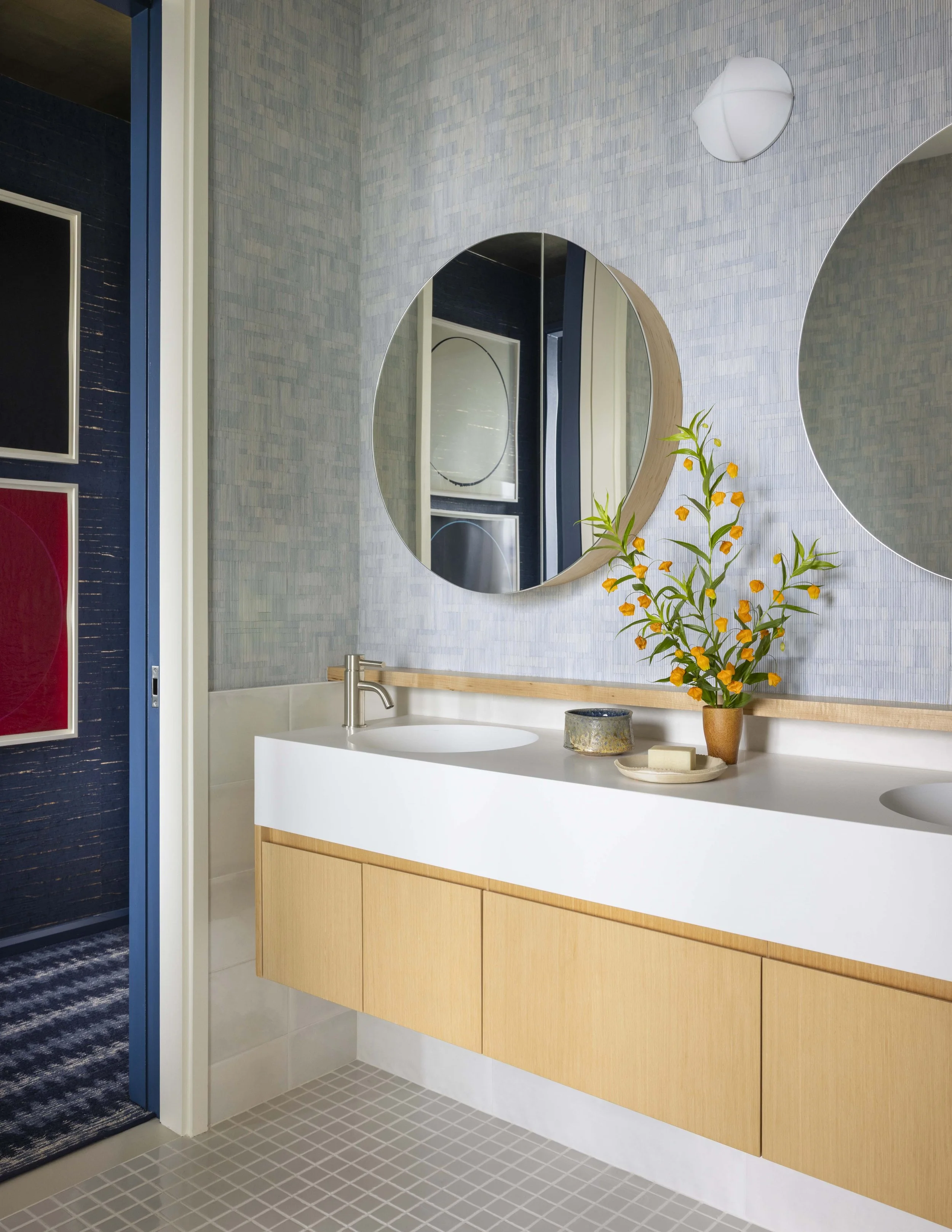 250226_JohnFerguson_OlympiaDumbo_0830 small.jpg