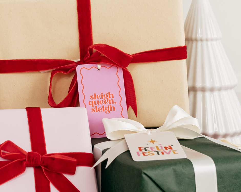Sassy and fun 'Sleigh Queen, Sleigh' Christmas gift tag in pink and red