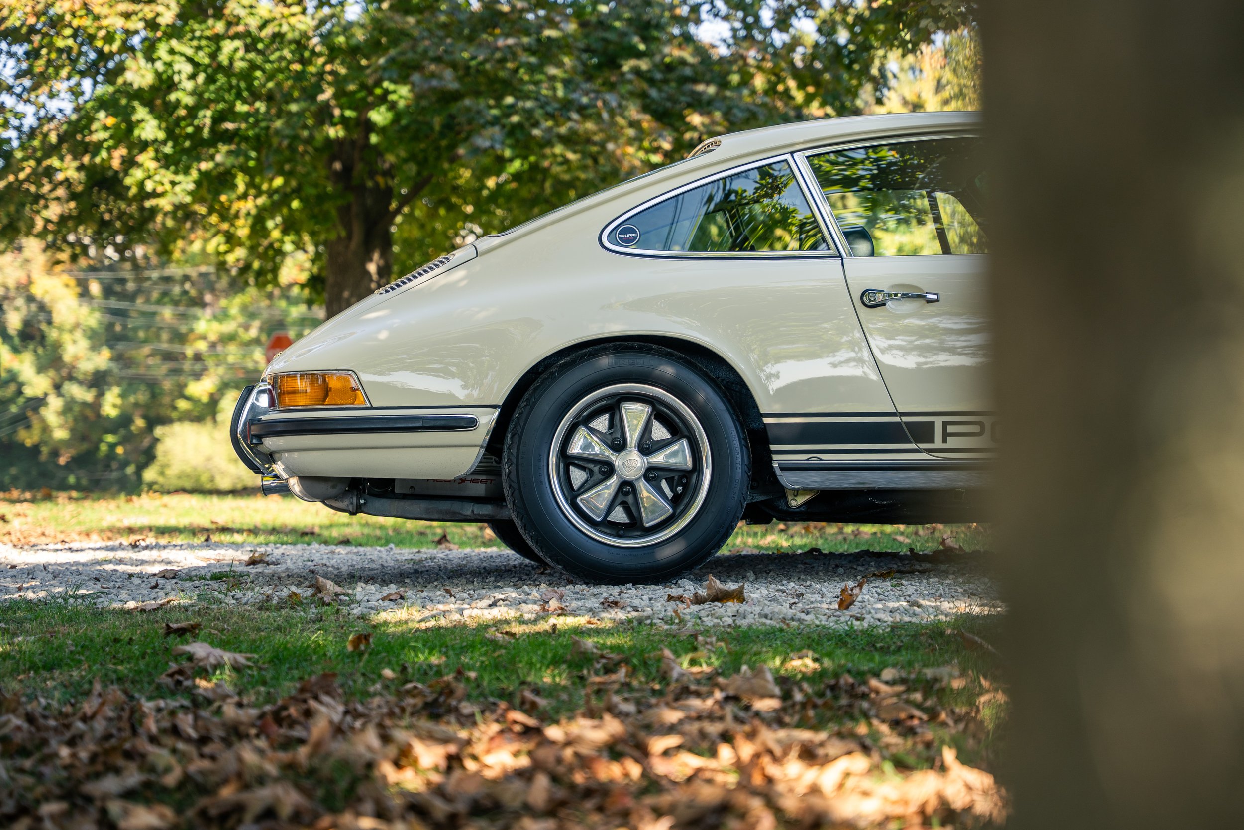 1970 Porsche 911E Coupe #0695-19.jpg