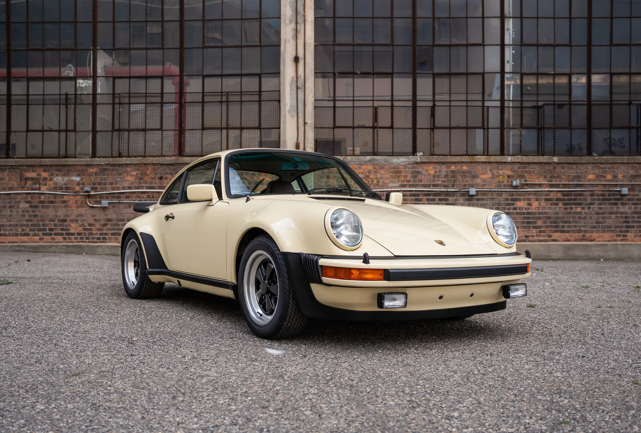 1977 Porsche 911 Turbo Carrera #0677 Advertising Photos-5.jpg