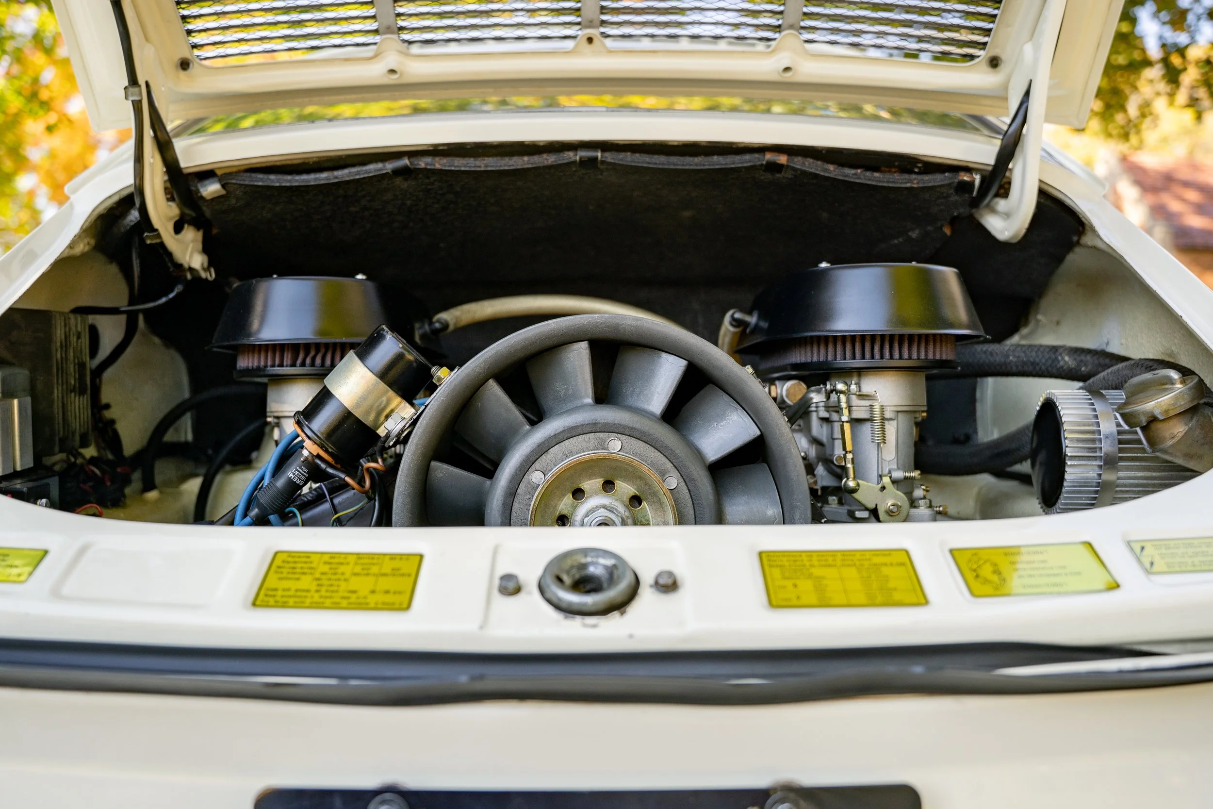 1970 Porsche 911E Coupe #0695-89.jpg