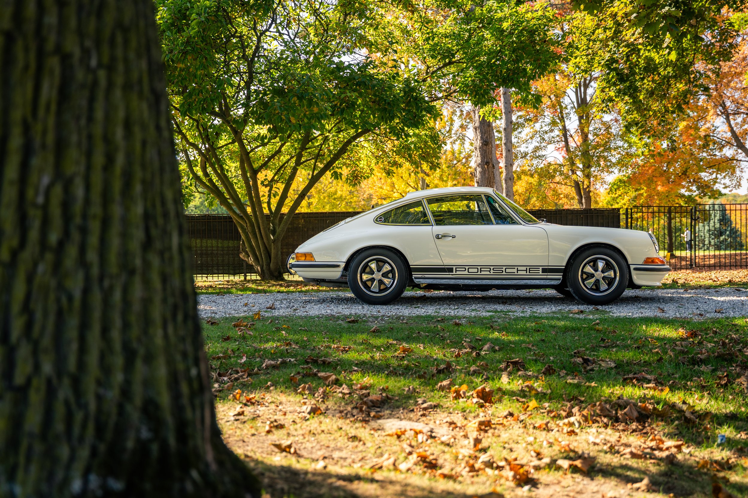 1970 Porsche 911E Coupe #0695-33.jpg