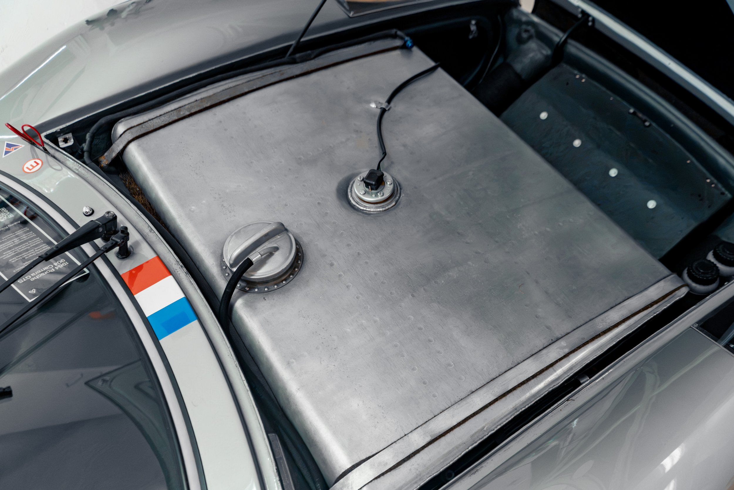 1964 Porsche 904 Carrera GTS_Advertising Photos #083-81-2.jpg