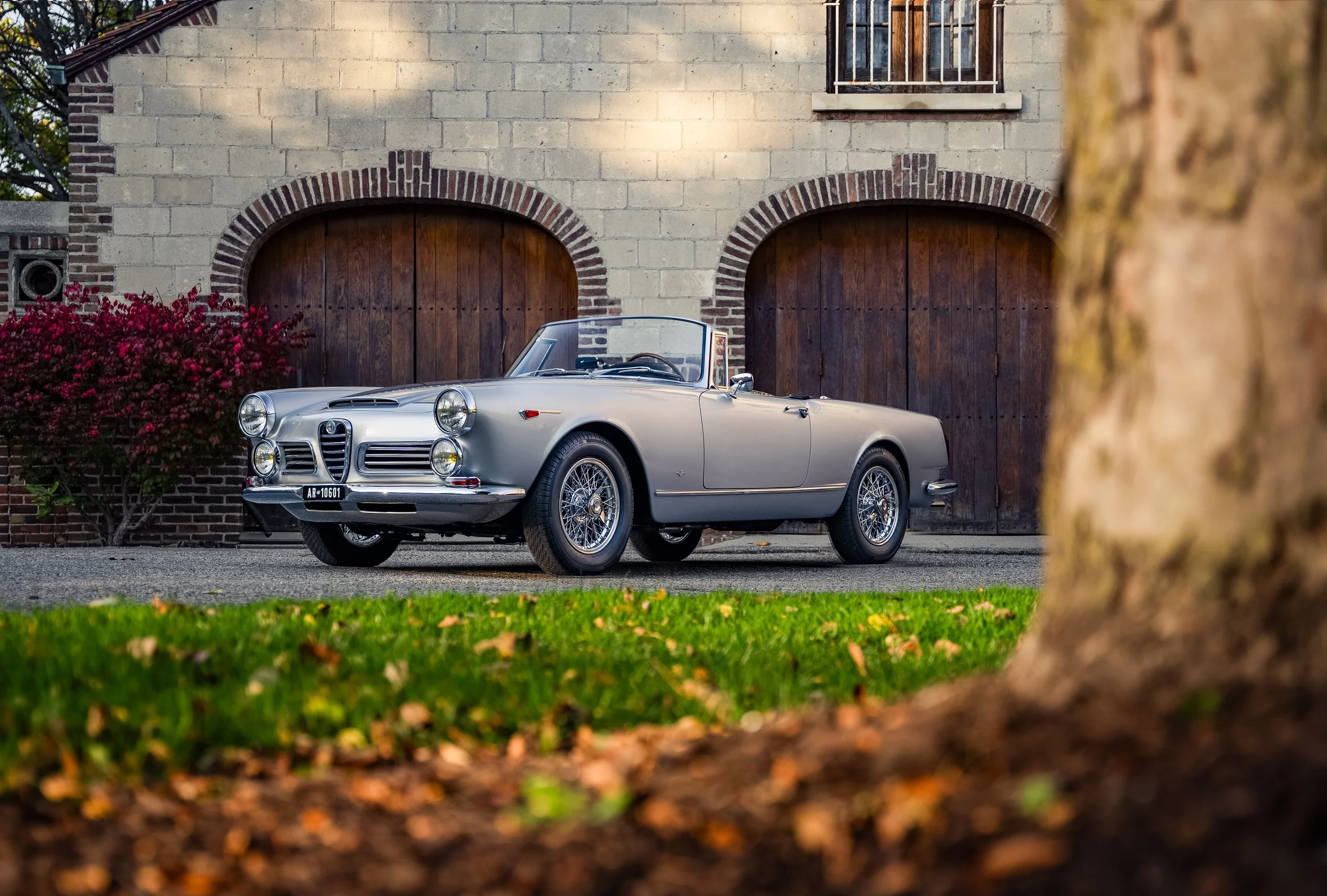 1964 Alfa Romeo 2600 Touring Spider #2676 Advertising Photos-1.jpg