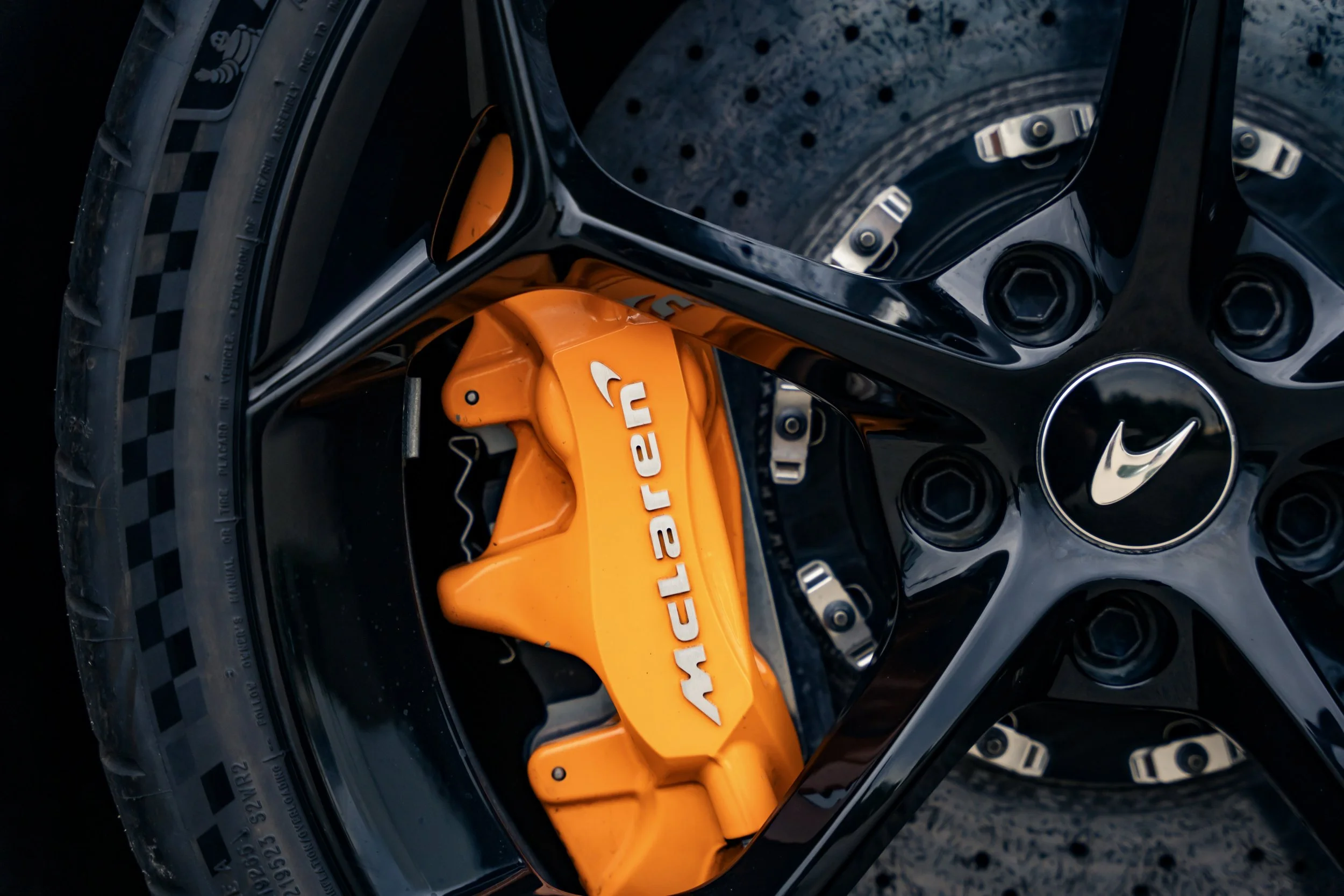 2019 McLaren 600LT #6907_Advertising Photos-40.jpg