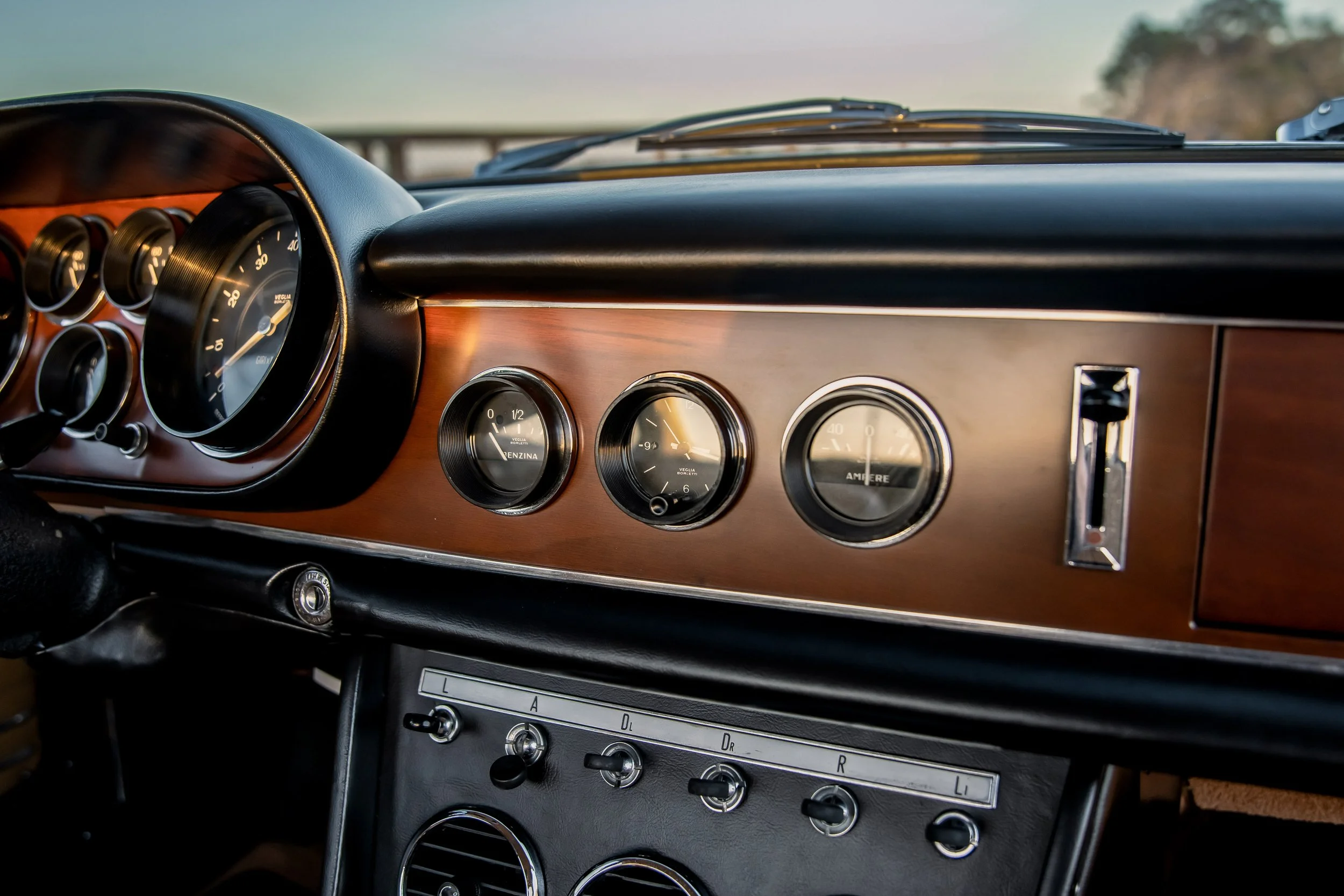 1967 Ferrari 330 GTC_Advertising #9945-46.jpg